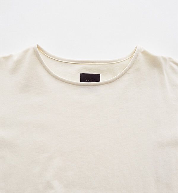オオカミとフクロウ「オオカミと窓辺の小さな灯り&ldquo;つばめ&rdquo;」|Tシャツ・カットソー|