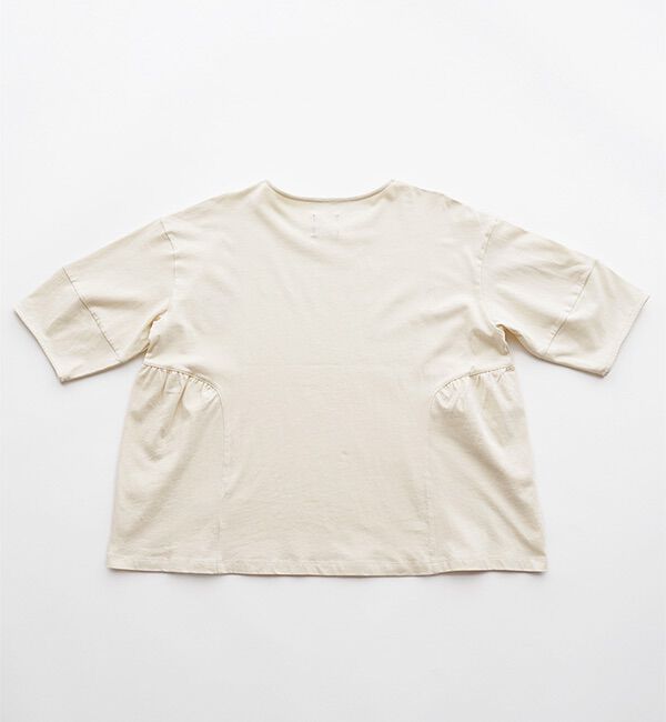 オオカミとフクロウ「オオカミと窓辺の小さな灯り&ldquo;つばめ&rdquo;」|Tシャツ・カットソー|