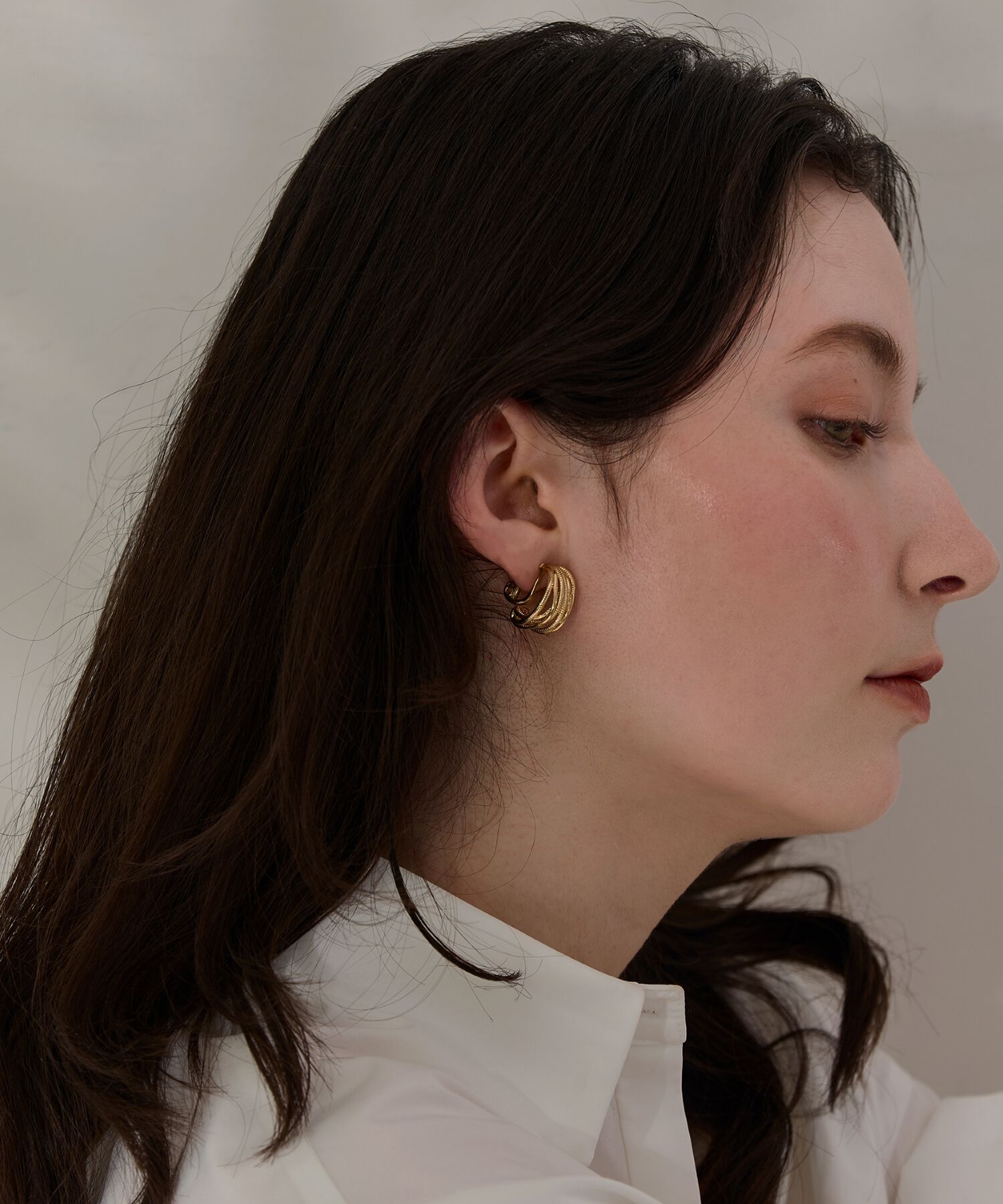 Phoebe「【痛くないシリーズ・金属アレルギー対応】シンフォニーフープソフトイヤリング　ゴールド」|イヤリング|