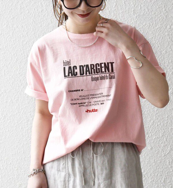 SHIPS any「【SHIPS any別注】La Hutte:〈洗濯機可能〉デザイン ロゴ プリント TEE 26SS」|Tシャツ・カットソー|ピンク
