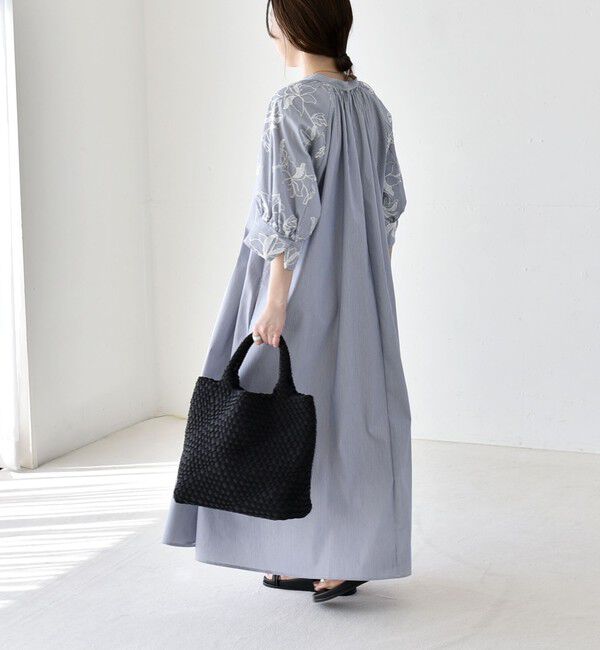 quaranciel「quaranciel:〈洗濯機可能〉ストライプ フラワー刺繍 スキッパー シャツ ワンピース」|ワンピース|ネイビー