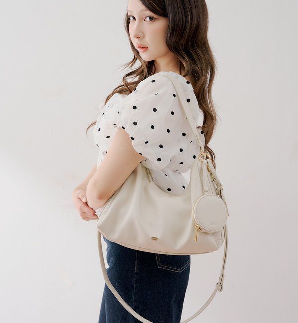  「【500mlペットボトル収納可】ポーチチャーム付きスエードコンビボストンバッグ」|ボストンバッグ|