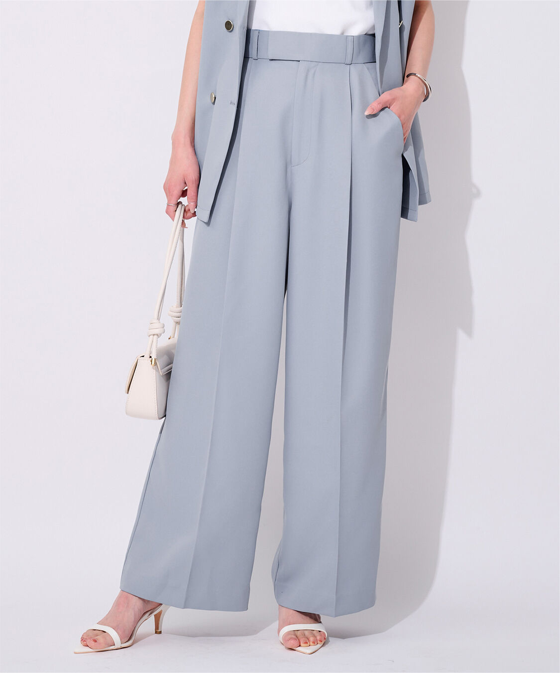 ur's「美シルエットワンタックワイドパンツ」|スラックス|