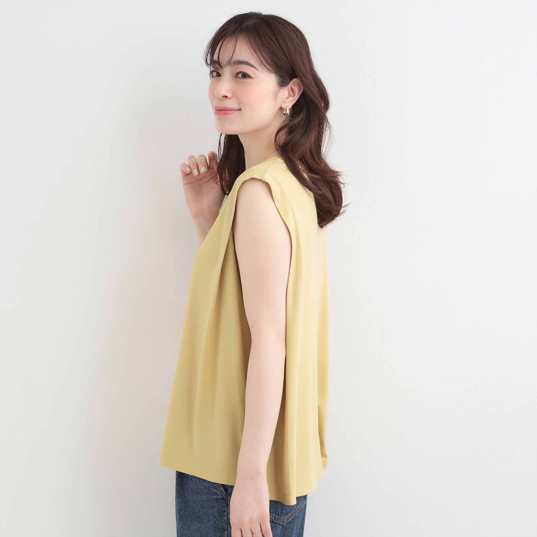 SHOO･LA･RUE「【UVカット/接触冷感】上品に涼し気 とろみタックノースリーブトップス」|Tシャツ・カットソー|
