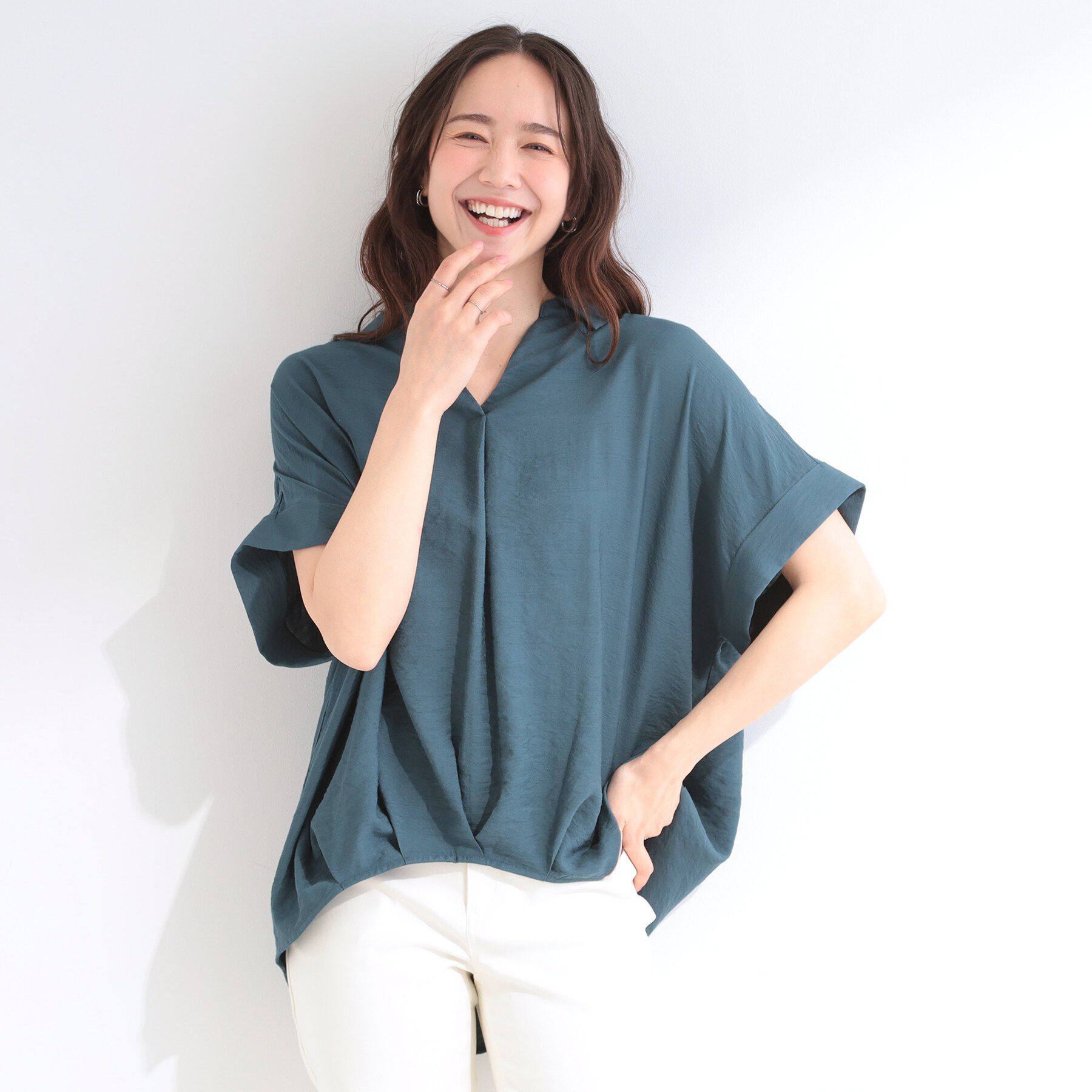 SHOO･LA･RUE「【ひんやり/S-LL/洗濯機可】インせず着られる 裾タック スキッパーシャツ」|シャツ・ブラウス|