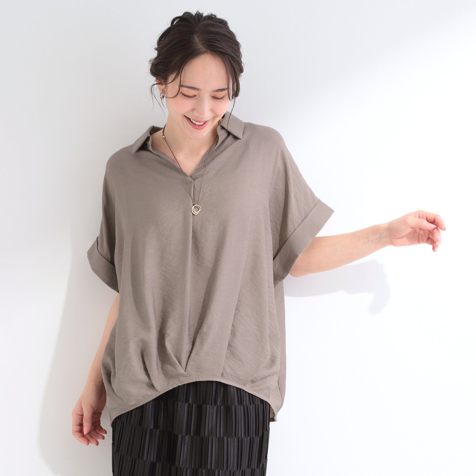 SHOO･LA･RUE「【ひんやり/S-LL/洗濯機可】インせず着られる 裾タック スキッパーシャツ」|シャツ・ブラウス|