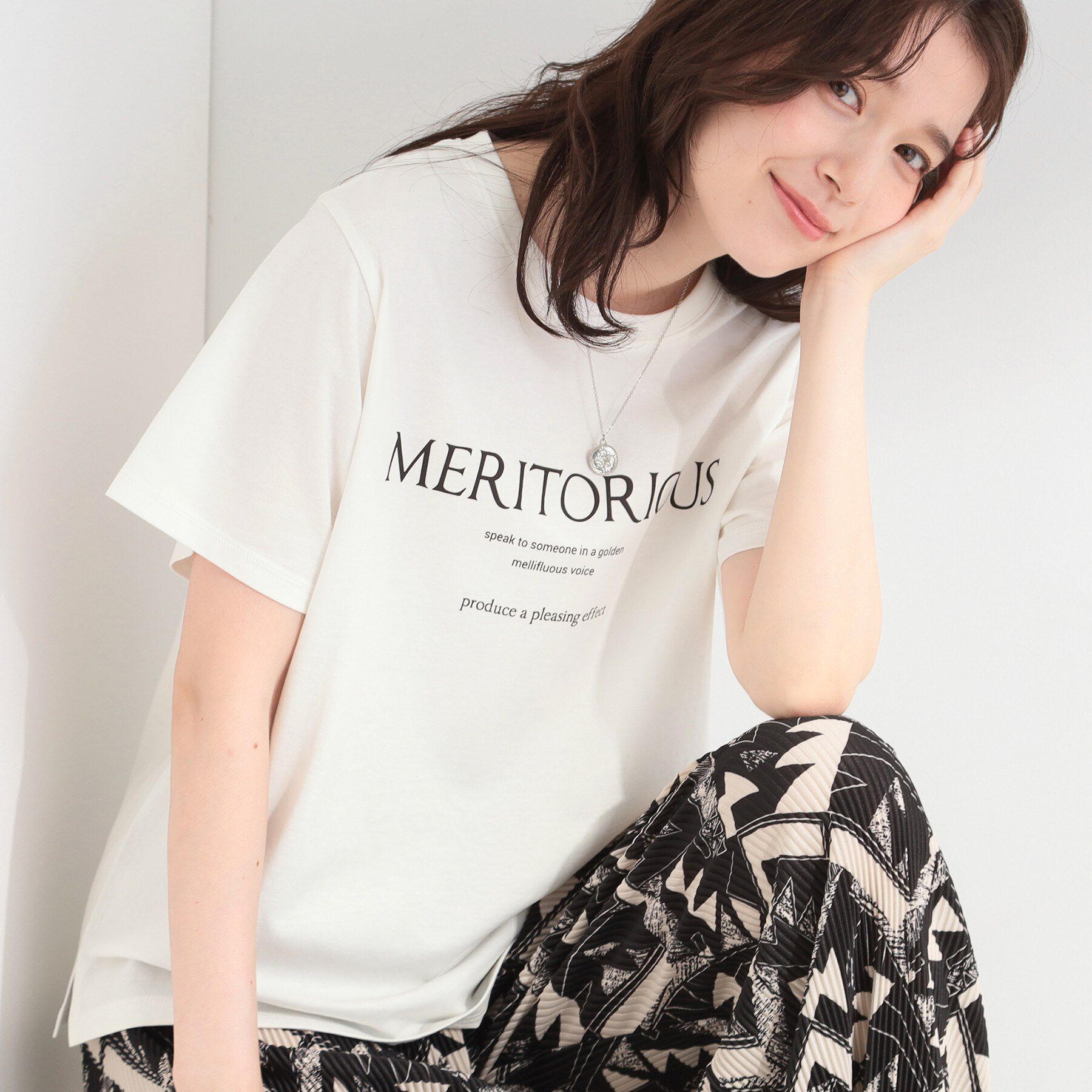 SHOO･LA･RUE「【ひんやり/S-LL/洗濯機可】真夏に着たい 大人のベーシックカラープリントTシャツ」|Tシャツ・カットソー|ホワイト(101)