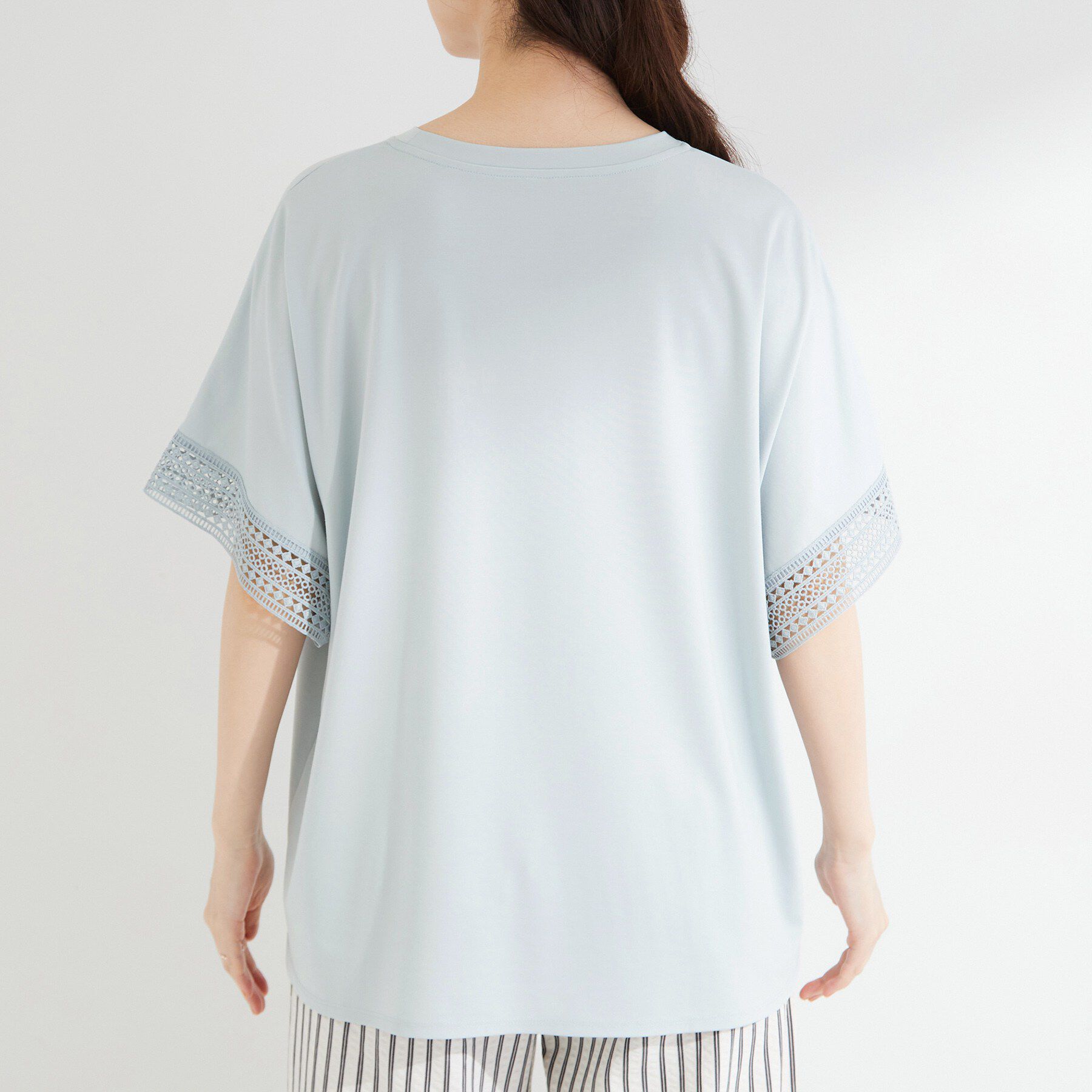 SHOO･LA･RUE「【ひんやり/UV/体型カバー】ヒップ周りが隠せる お袖レースTシャツ」|Tシャツ・カットソー|