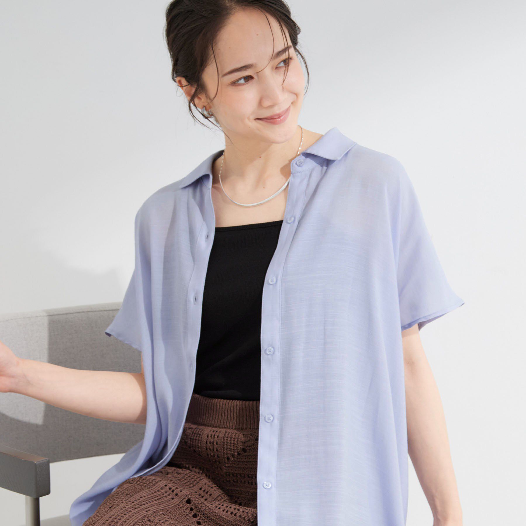 SHOO･LA･RUE「【ひんやり/UV】ほんのりシアーで上品な バックギャザーブラウス」|シャツ・ブラウス|ブルー(091)