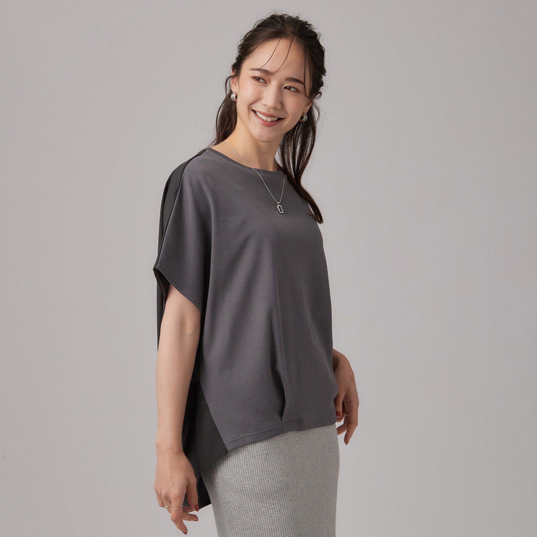SHOO･LA･RUE「【ひんやり/UV】ヒップまわりを自然にカバー 異素材ドッキング 裾タックトップス」|Tシャツ・カットソー|