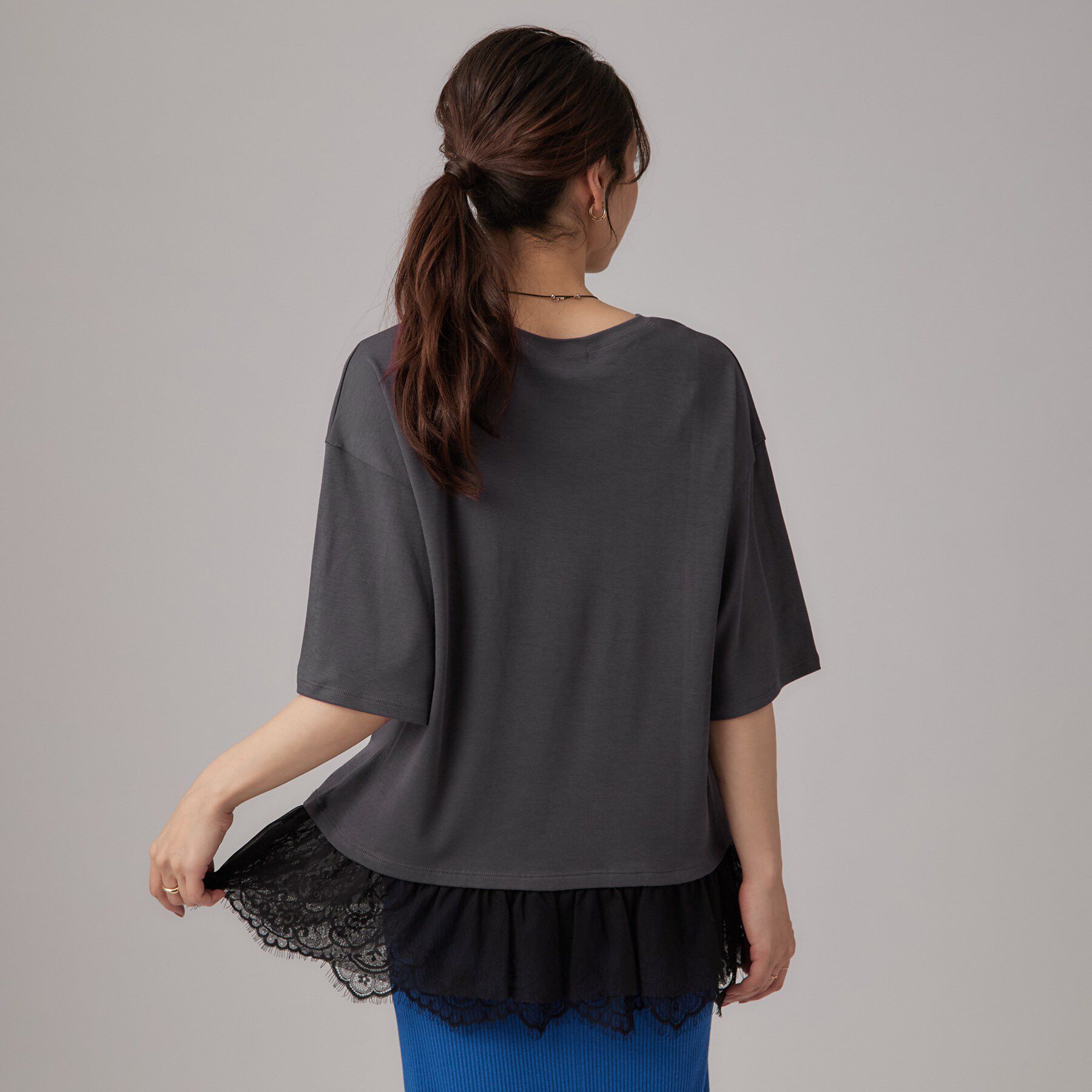 SHOO･LA･RUE「【ひんやり/UV/抗菌防臭/S-LL】1枚でサマ見え 裾レースTシャツ」|Tシャツ・カットソー|