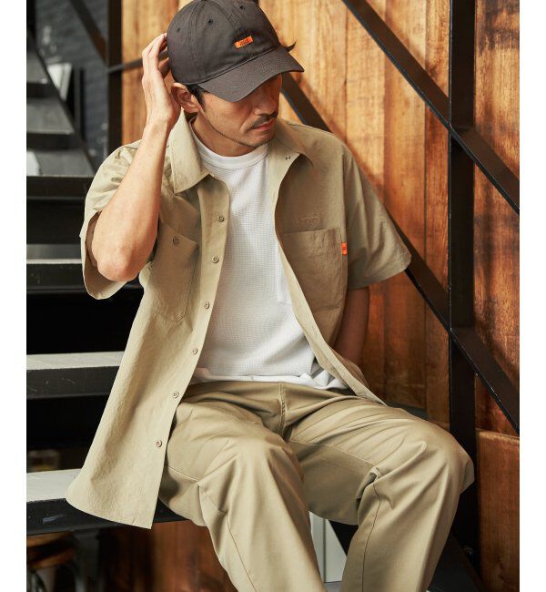 ikka「UNIVERSAL OVERALL ユニバーサルオーバーオール DAILYワンポイント刺繍Tシャツ」|Tシャツ・カットソー|