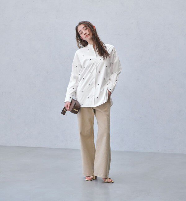 UNITED ARROWS「エンブロイダリーフラワー バンドカラー シャツ」|シャツ・ブラウス|