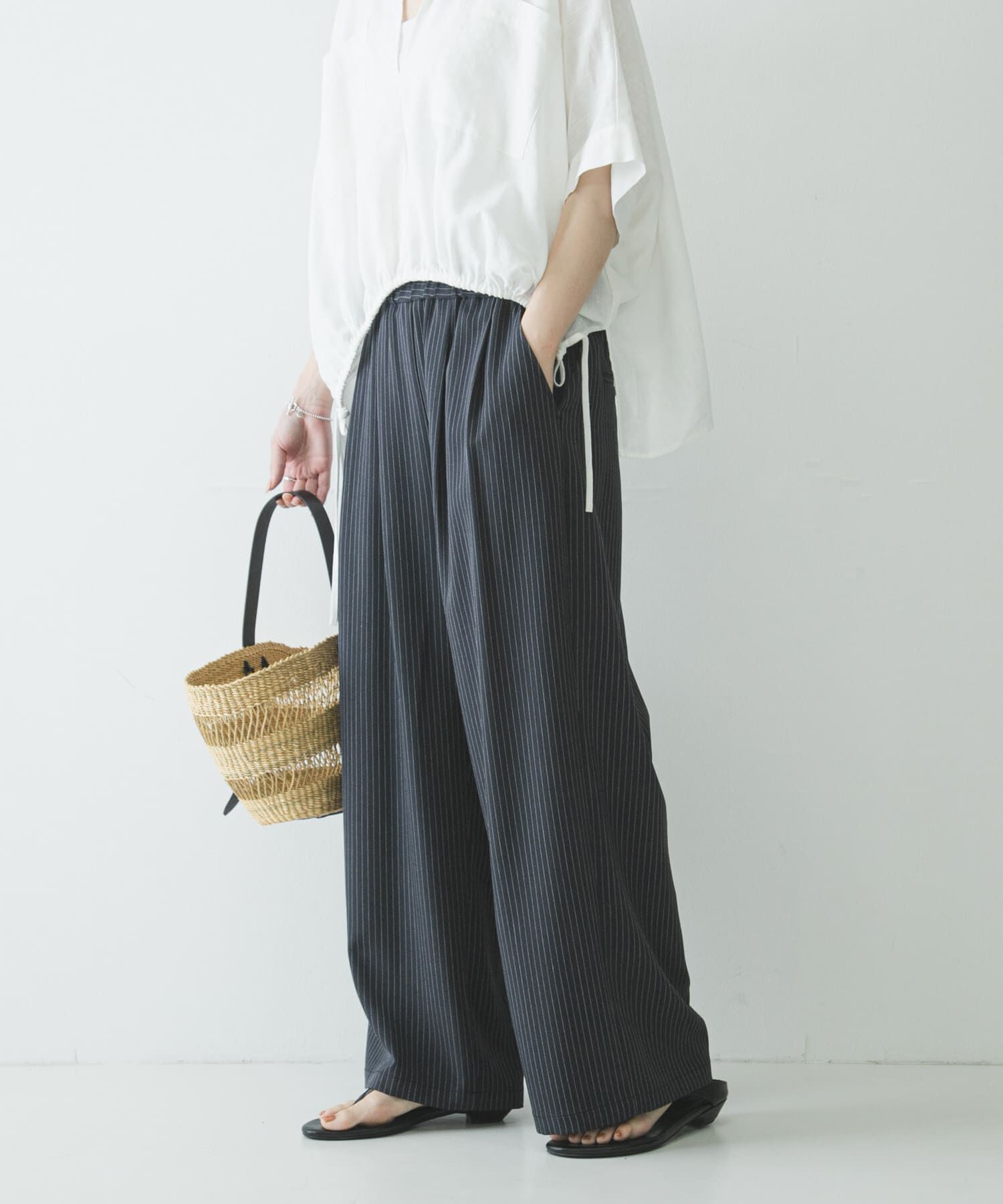 URBAN RESEARCH「『3サイズ展開』『イージーケア』タックギャザーストレートパンツ」|その他|