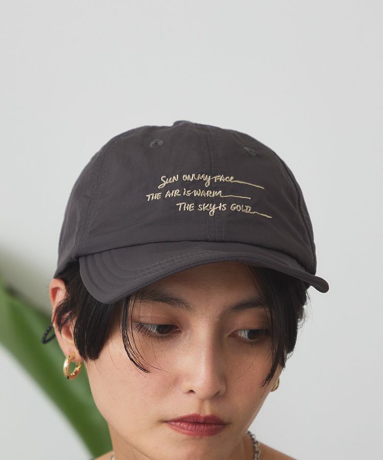 AMERICAN HOLIC「【マルチ機能】折りたたみ手描き刺繍キャップ」|その他|