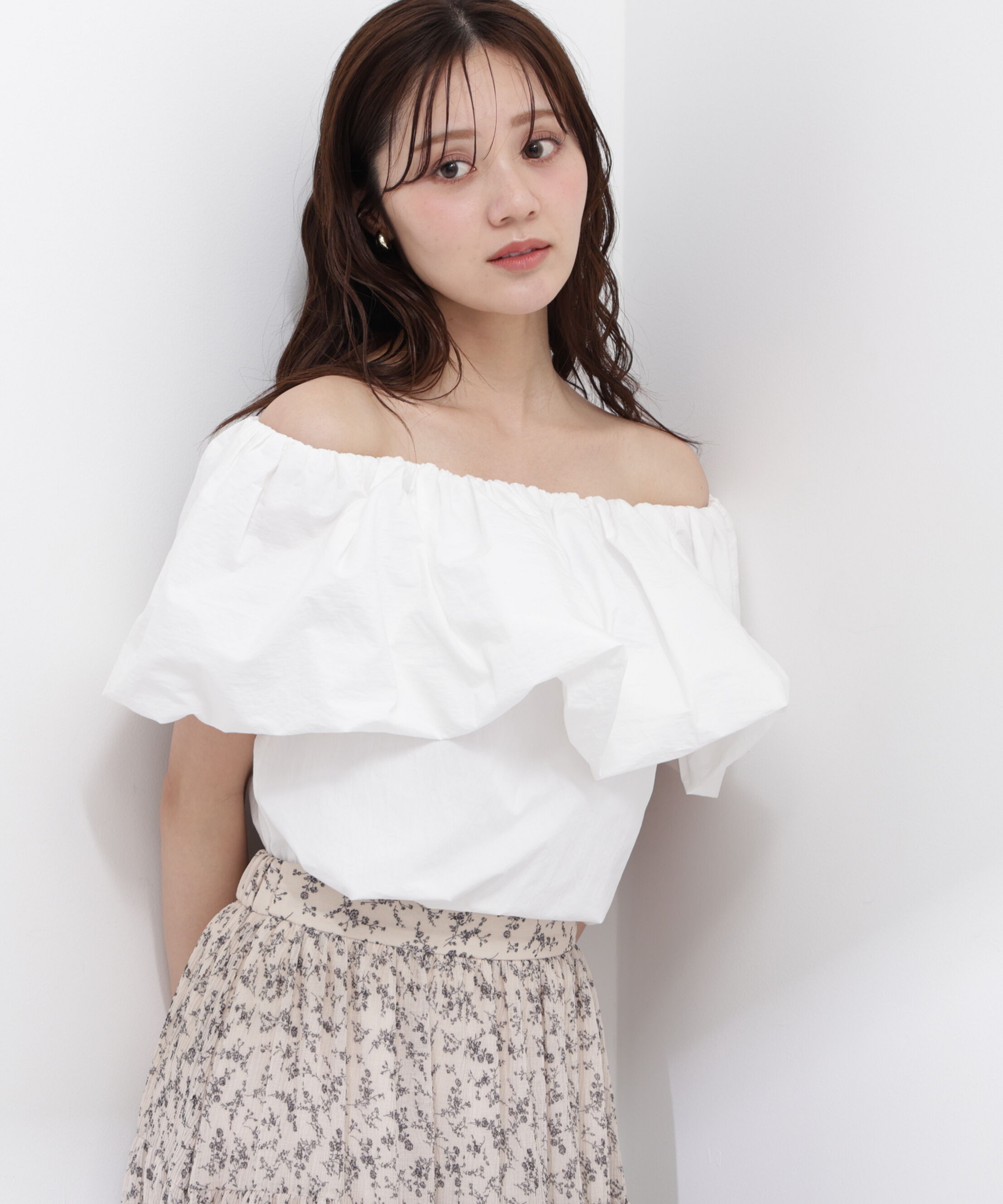 PROPORTION BODY DRESSING「バルーンオフショルブラウス　26SS」|シャツ・ブラウス|エクリュ1