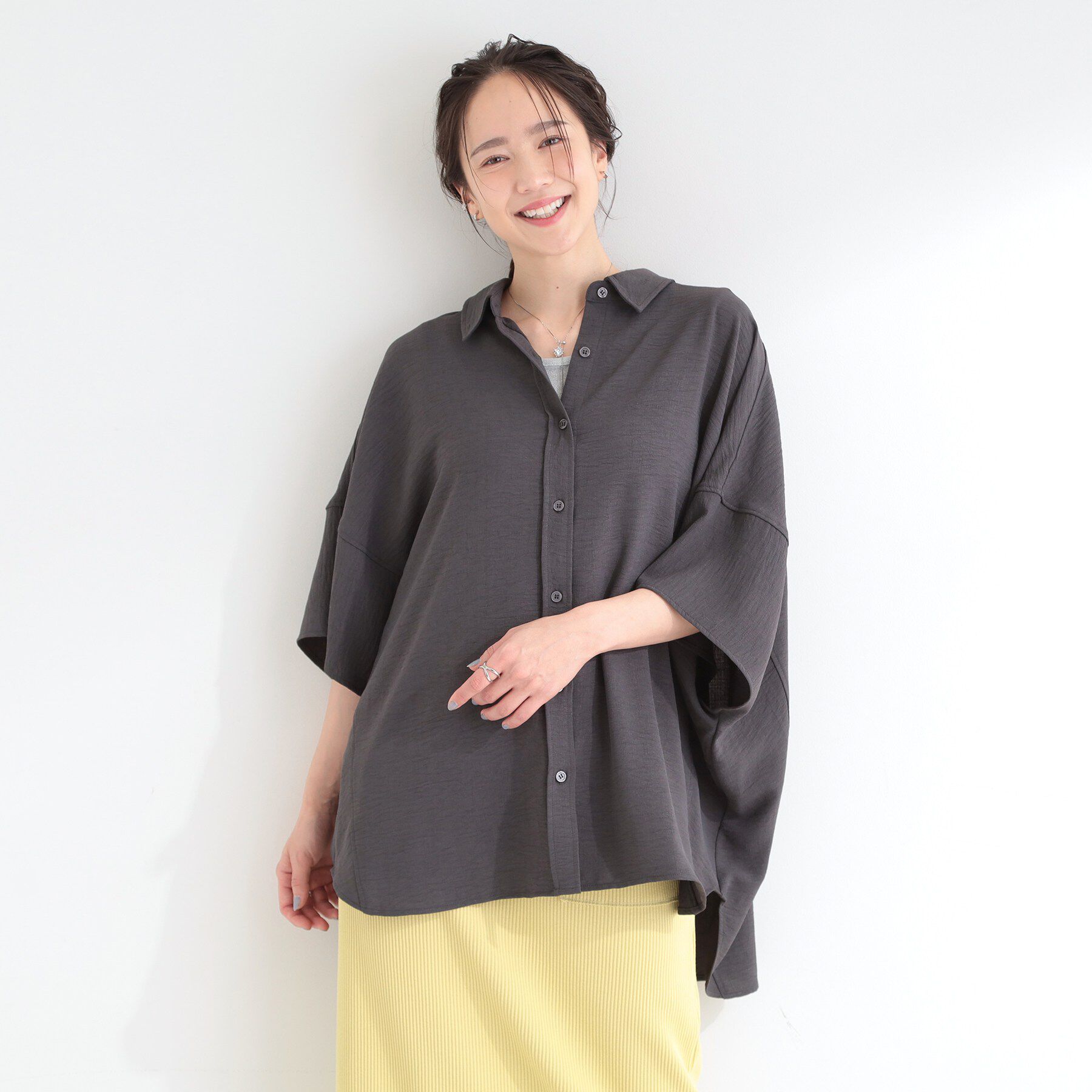 SHOO･LA･RUE「【高レビュー/洗濯後しわになりにくい/体型カバー】きちんとゆるっと 大人の抜け感 ポンチョ風カラーシ」|シャツ・ブラウス|