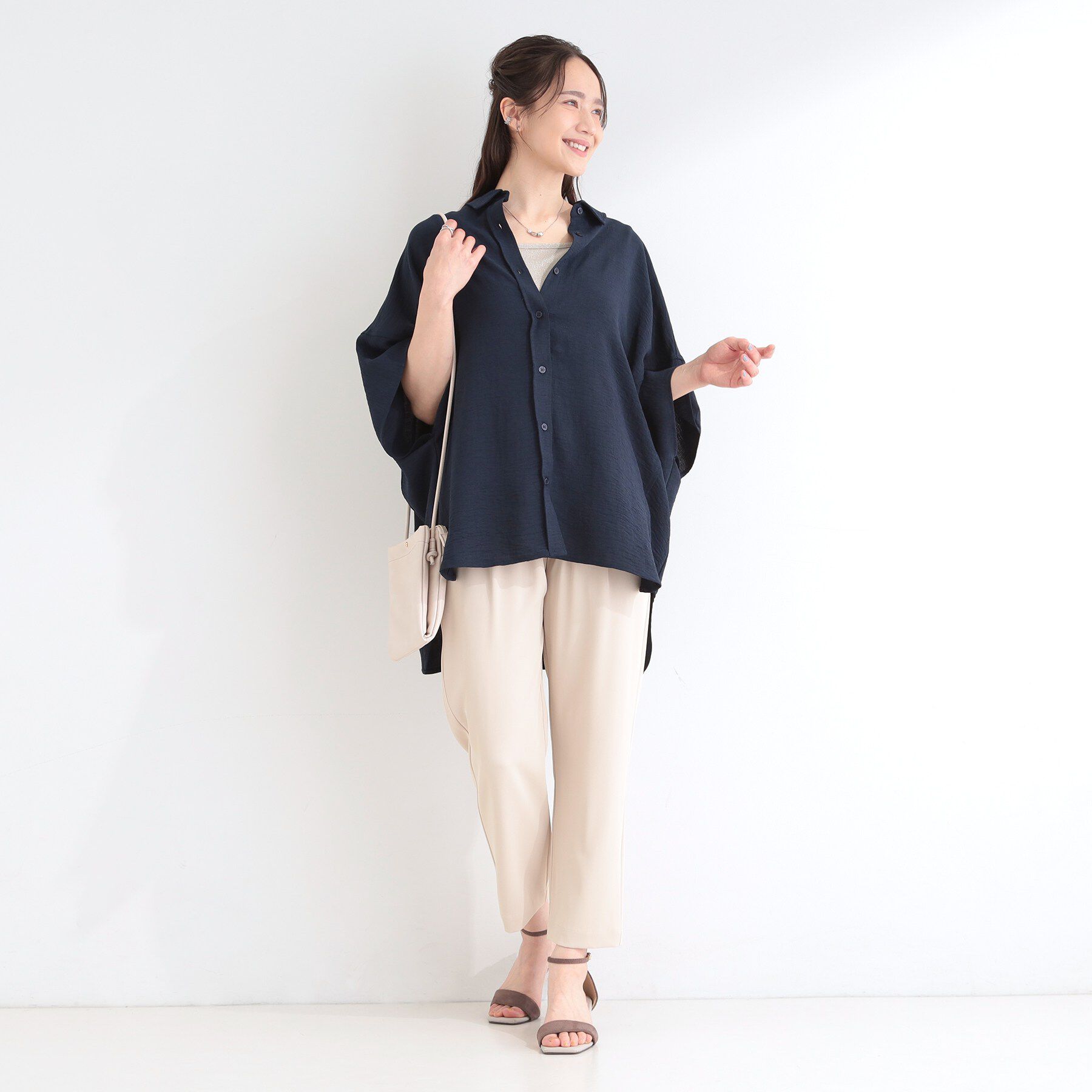 SHOO･LA･RUE「【高レビュー/洗濯後しわになりにくい/体型カバー】きちんとゆるっと 大人の抜け感 ポンチョ風カラーシ」|シャツ・ブラウス|