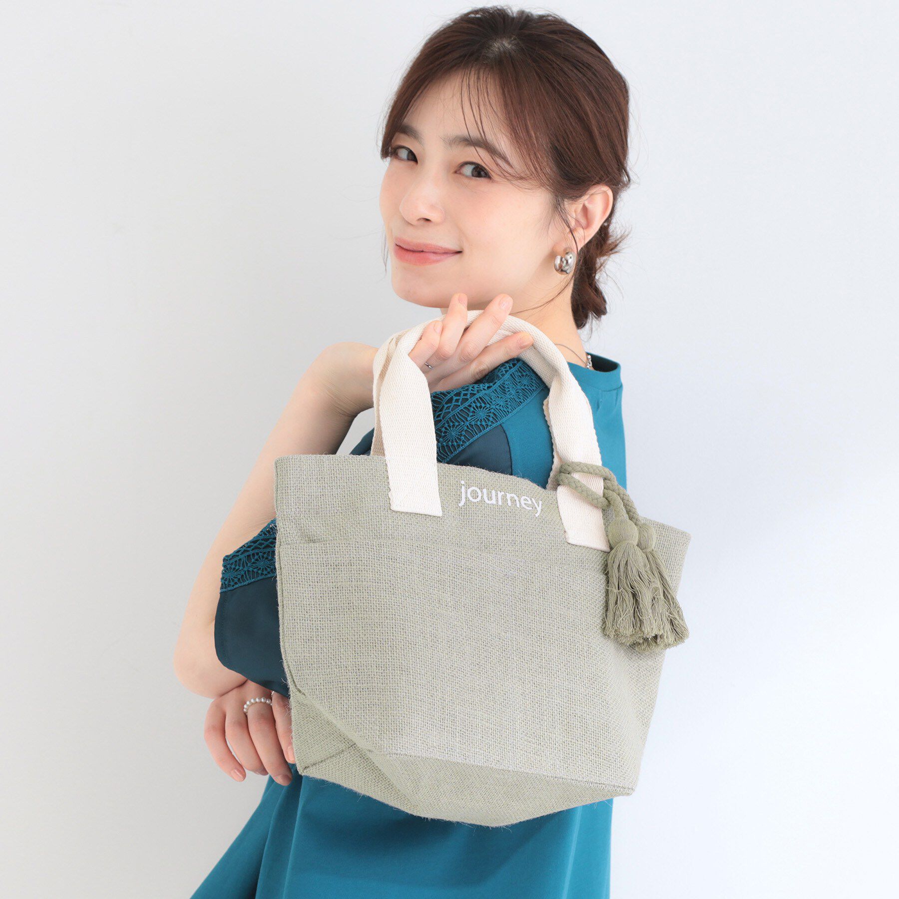 SHOO･LA･RUE「タッセル使いがアクセント ジュートランチトートバッグ」|トートバッグ|グレー(012)