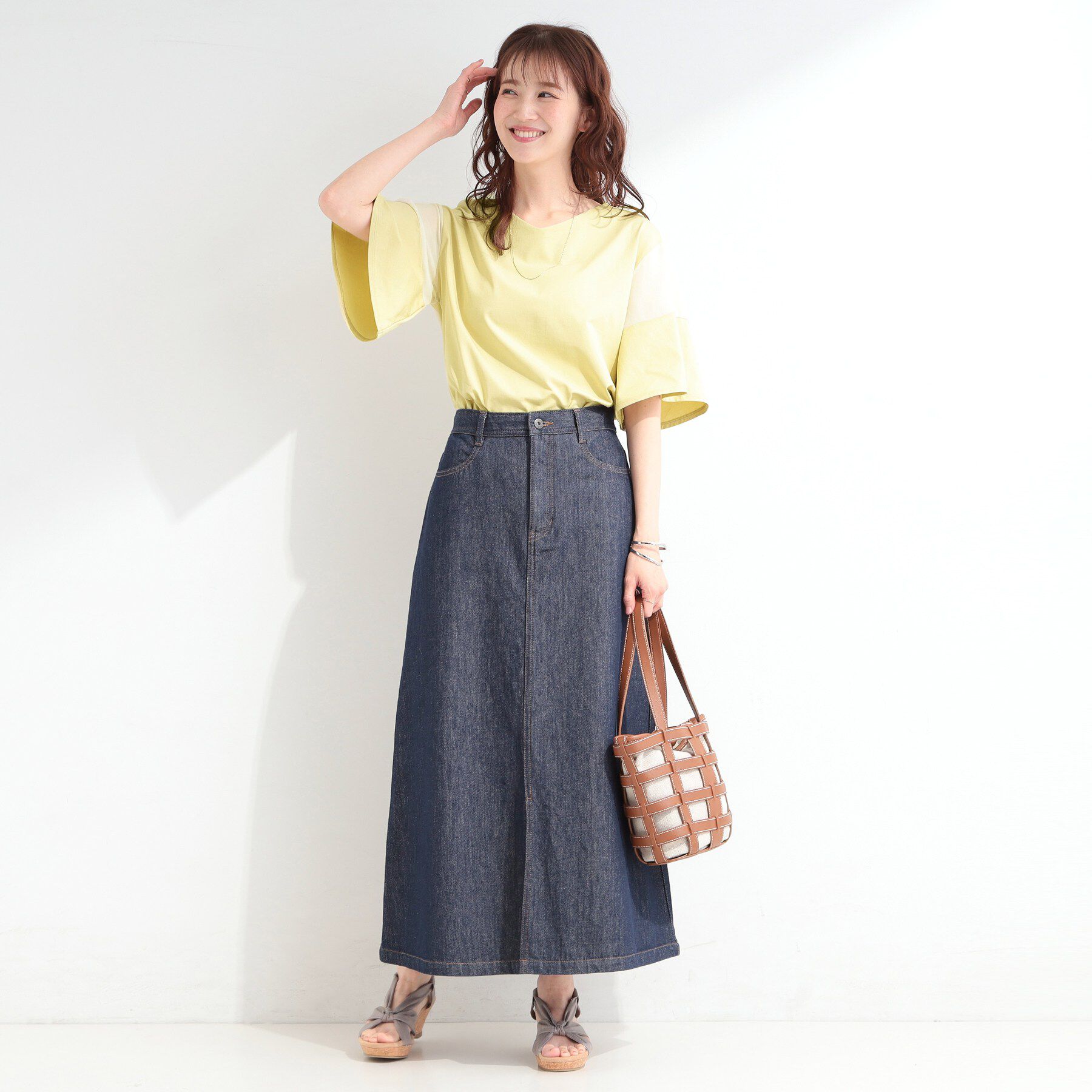SHOO･LA･RUE「【ひんやり/S-LL/体型カバー】フレアスリーブで二の腕を自然に隠せる 浅VネックTシャツ」|Tシャツ・カットソー|