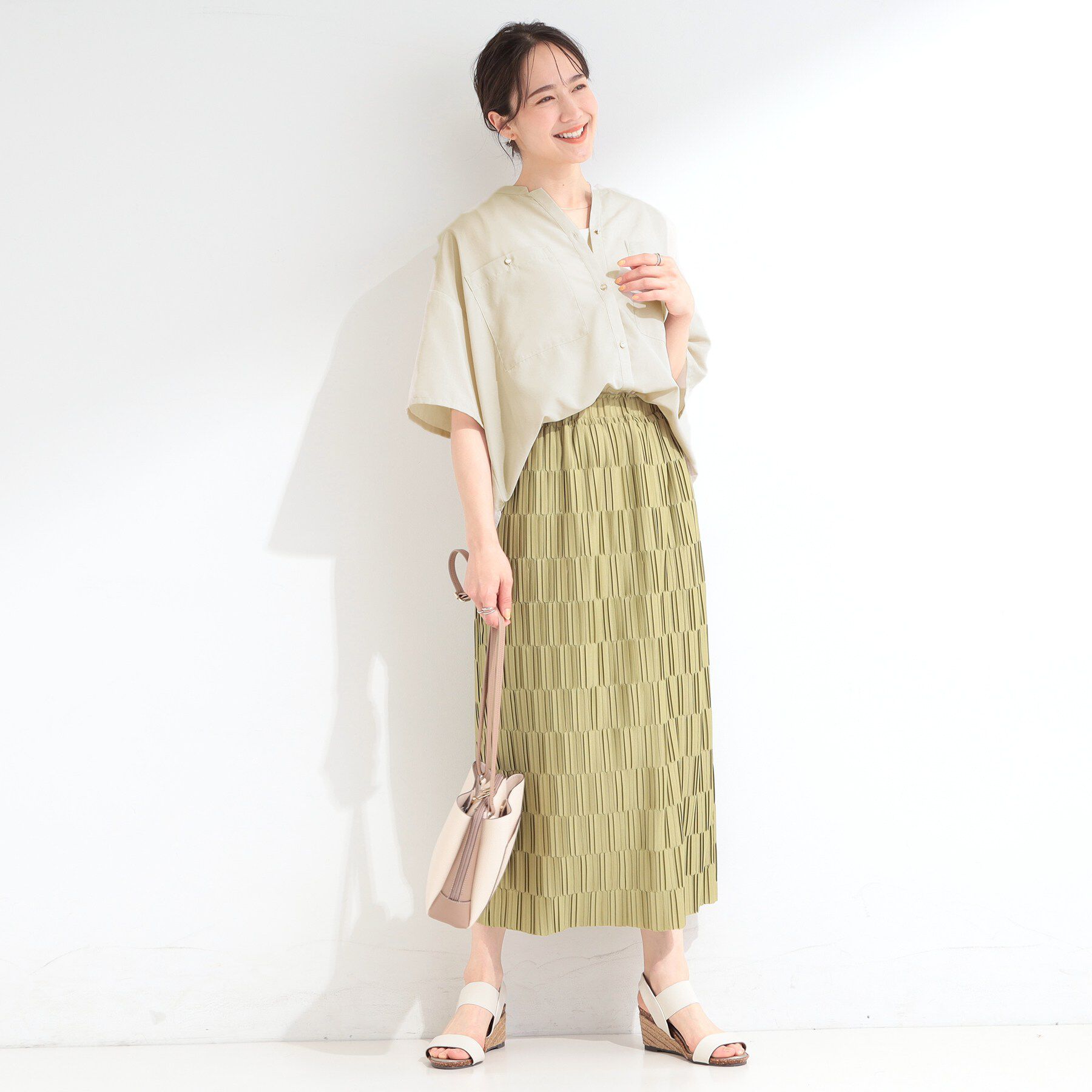 SHOO･LA･RUE「【洗濯機可/S-LL】大人の抜け感 ゆるっと5分袖シャツ」|シャツ・ブラウス|