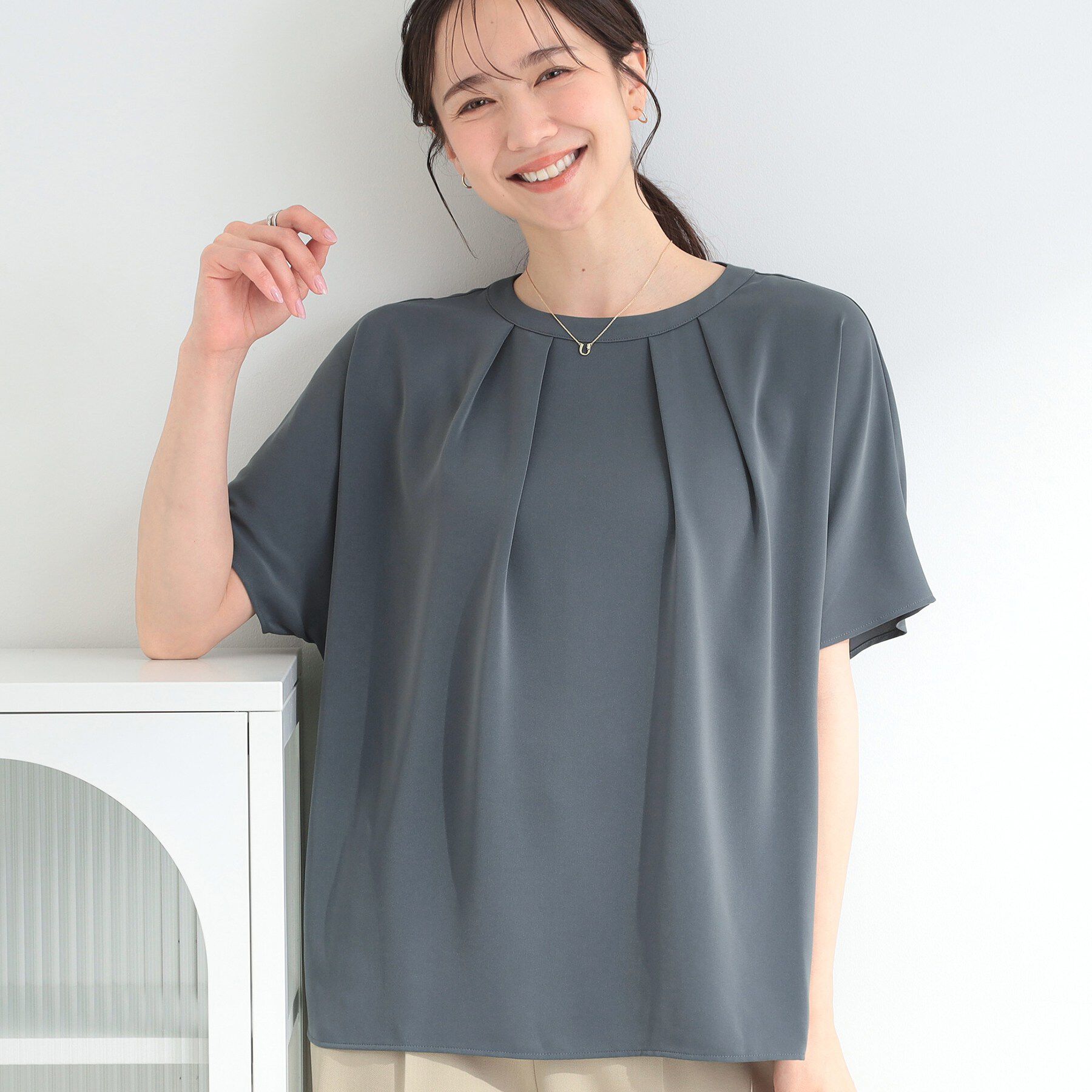 SHOO･LA･RUE「【ひんやり/UV/通勤】洗濯後しわになりにくい 上品配色ブラウス」|シャツ・ブラウス|ネイビー(594)