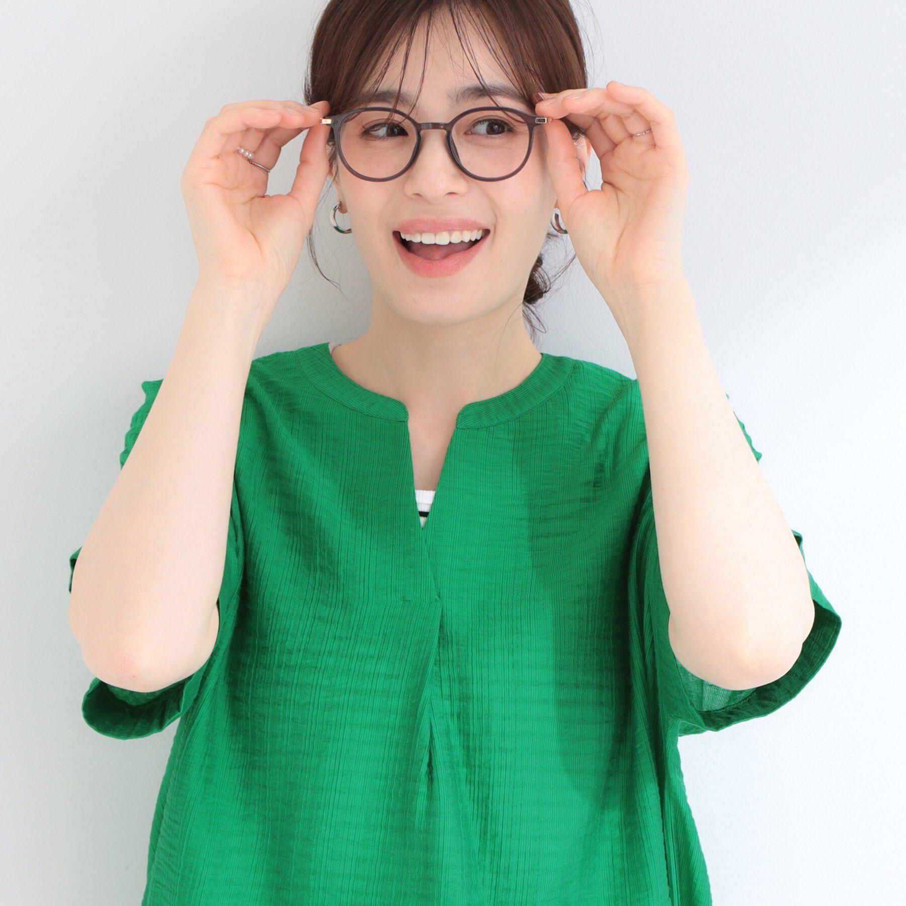 SHOO･LA･RUE「【高レビュー/体型カバー】インせず着られる スキッパー裾リボンブラウス」|シャツ・ブラウス|グリーン(022)