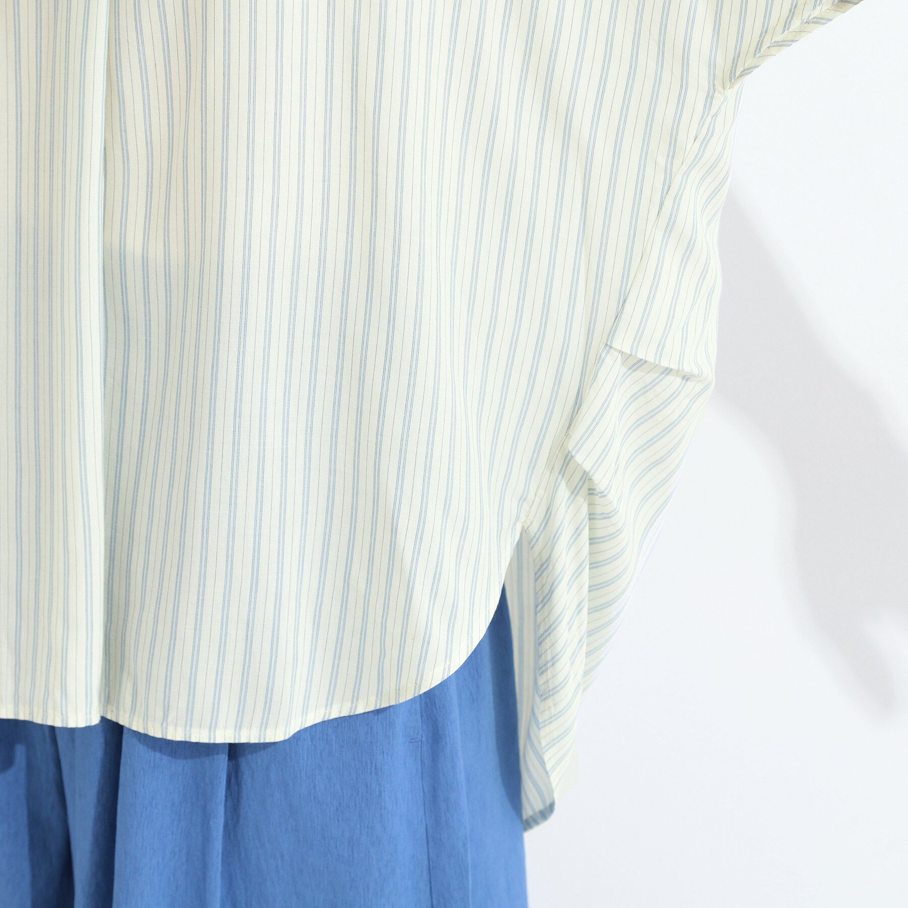SHOO･LA･RUE「【洗濯機可/体型カバー】とろみタックスキッパーブラウス」|シャツ・ブラウス|