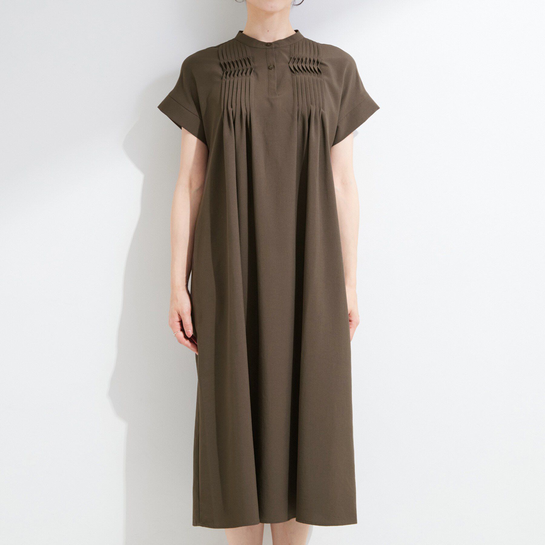 SHOO･LA･RUE「【S-LL/洗濯機可】ピンタックデザインがサマ見え Aラインワンピース」|ワンピース|