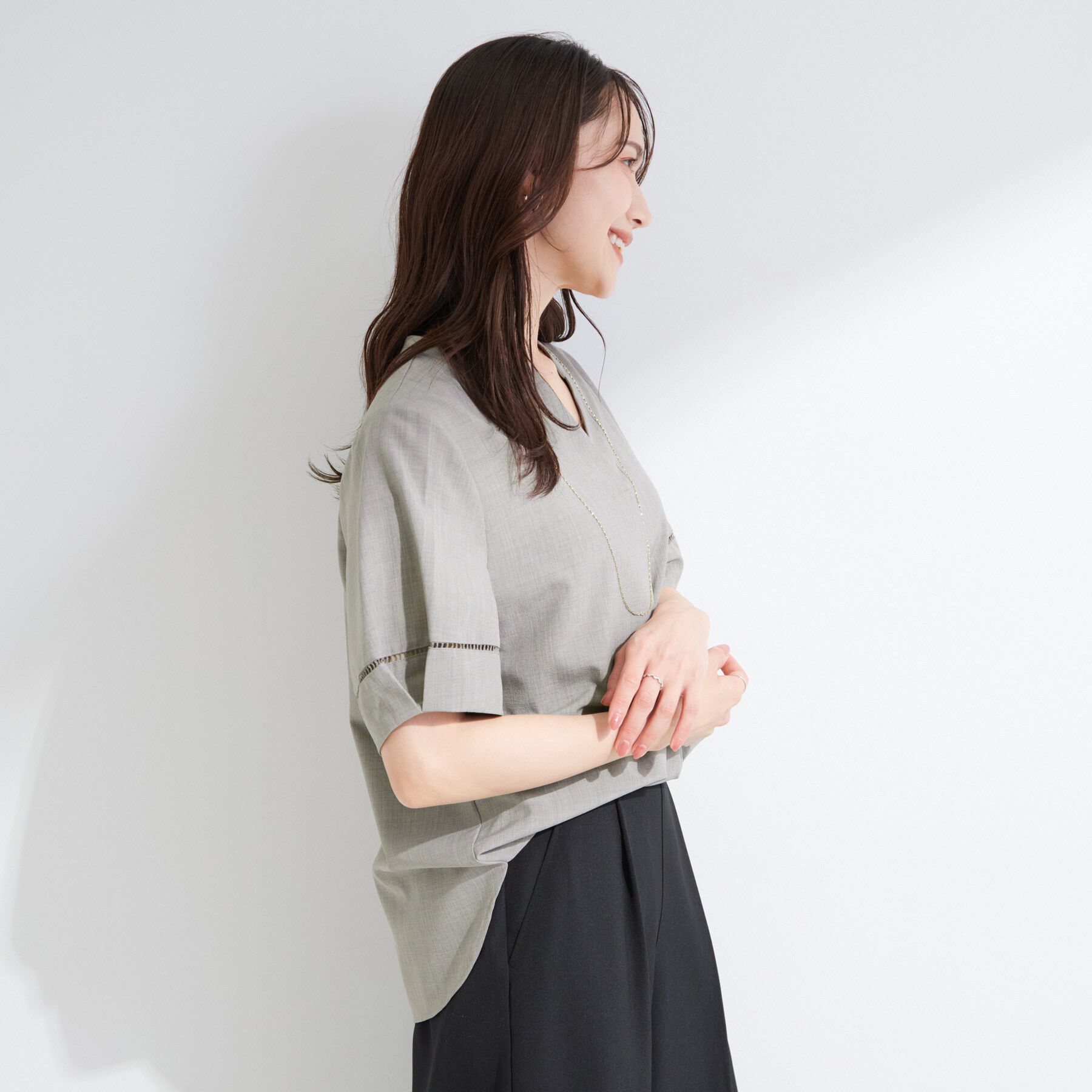 SHOO･LA･RUE「【洗濯後しわになりにくい/インせずきまる】お袖のハシゴレースで涼やかに 麻調スキッパーブラウス」|シャツ・ブラウス|