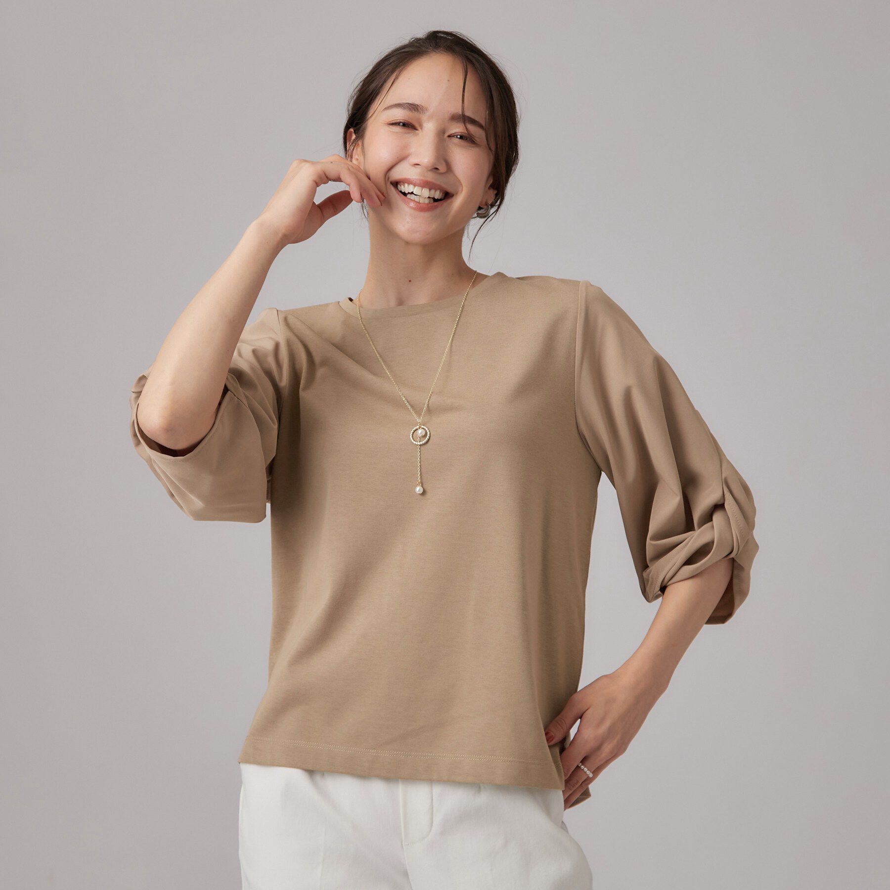 SHOO･LA･RUE「Tシャツ以上ブラウス未満 ツイストスリーブの上品トップス」|Tシャツ・カットソー|