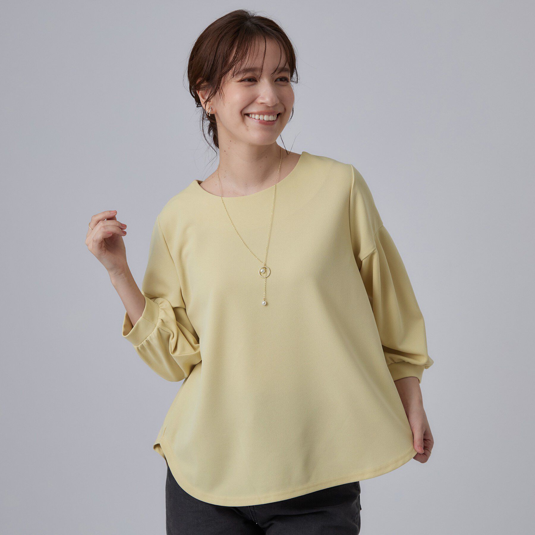 SHOO･LA･RUE「【着丈選べる/2点セット】大人のきれい見え ネックレス付き お袖タック8分袖トップス」|Tシャツ・カットソー|