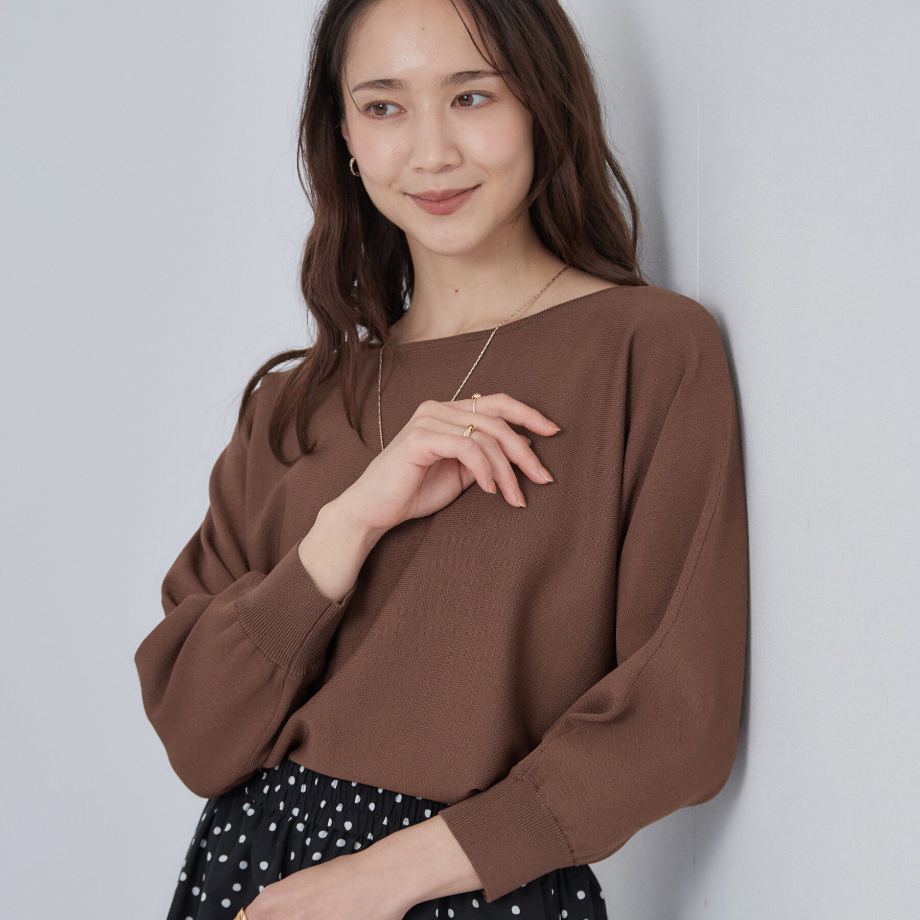 SHOO･LA･RUE「【洗濯機可】軽やかでさらっとしたタッチ すっきり見えドルマンニット」|ニット・セーター|ブラウン(043)