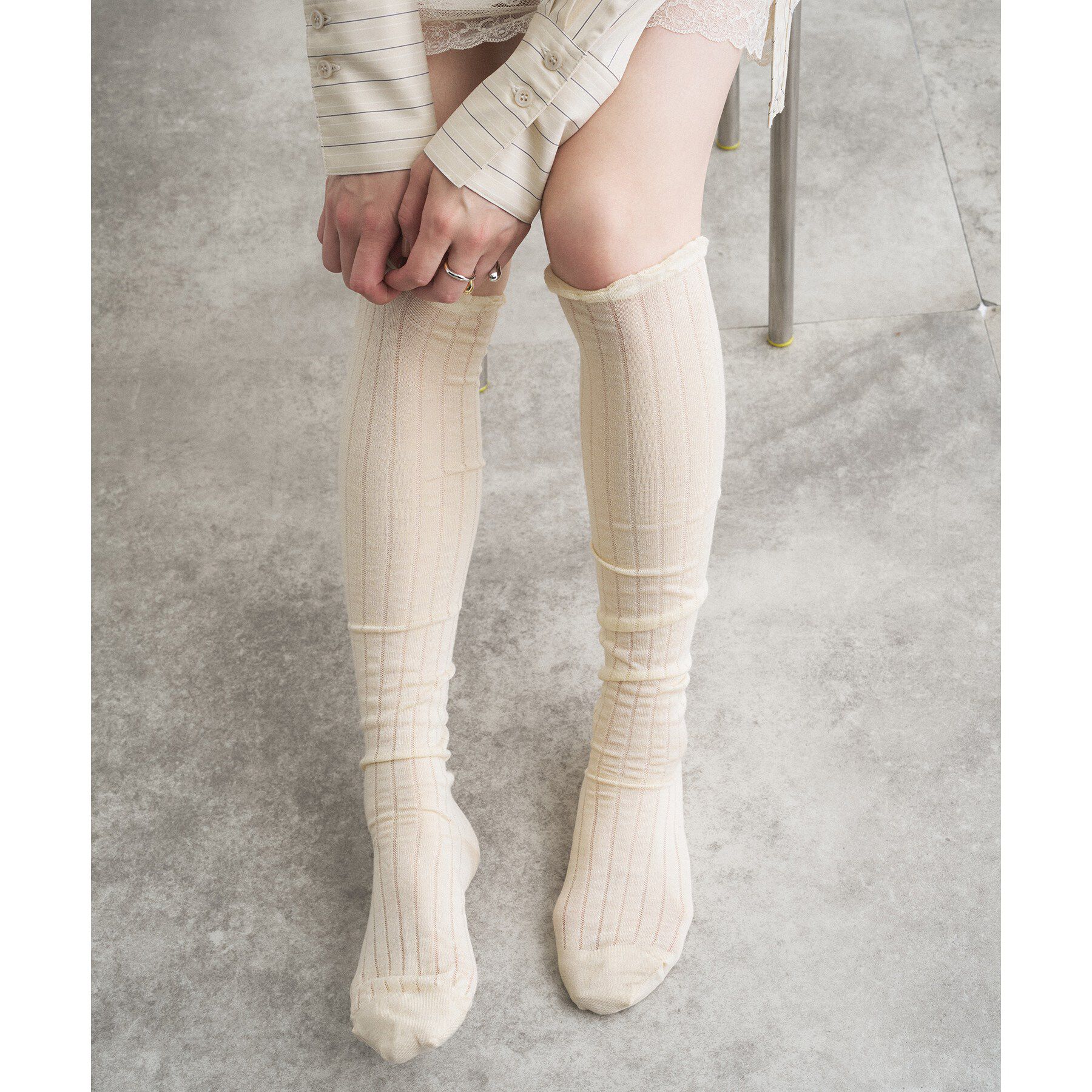 CODE A「piedi nudi｜MESH STRIPE KNEE HIGH」|ソックス|