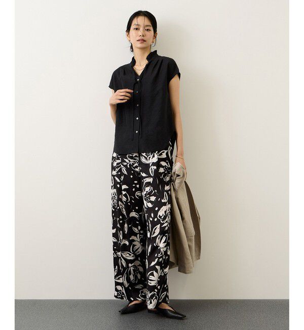 ROPE「【WEB限定カラー】スタンドフリルスキッパーブラウス(無地・ピンストライプ)/イージーケア」|シャツ・ブラウス|