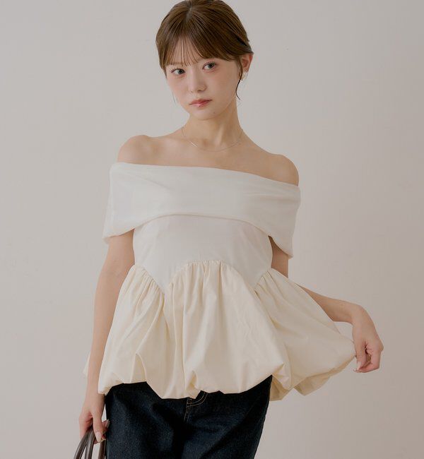  「【SALON  by Chico】前後2オフショルバルーンペプラムベロアトップス」|Tシャツ・カットソー|
