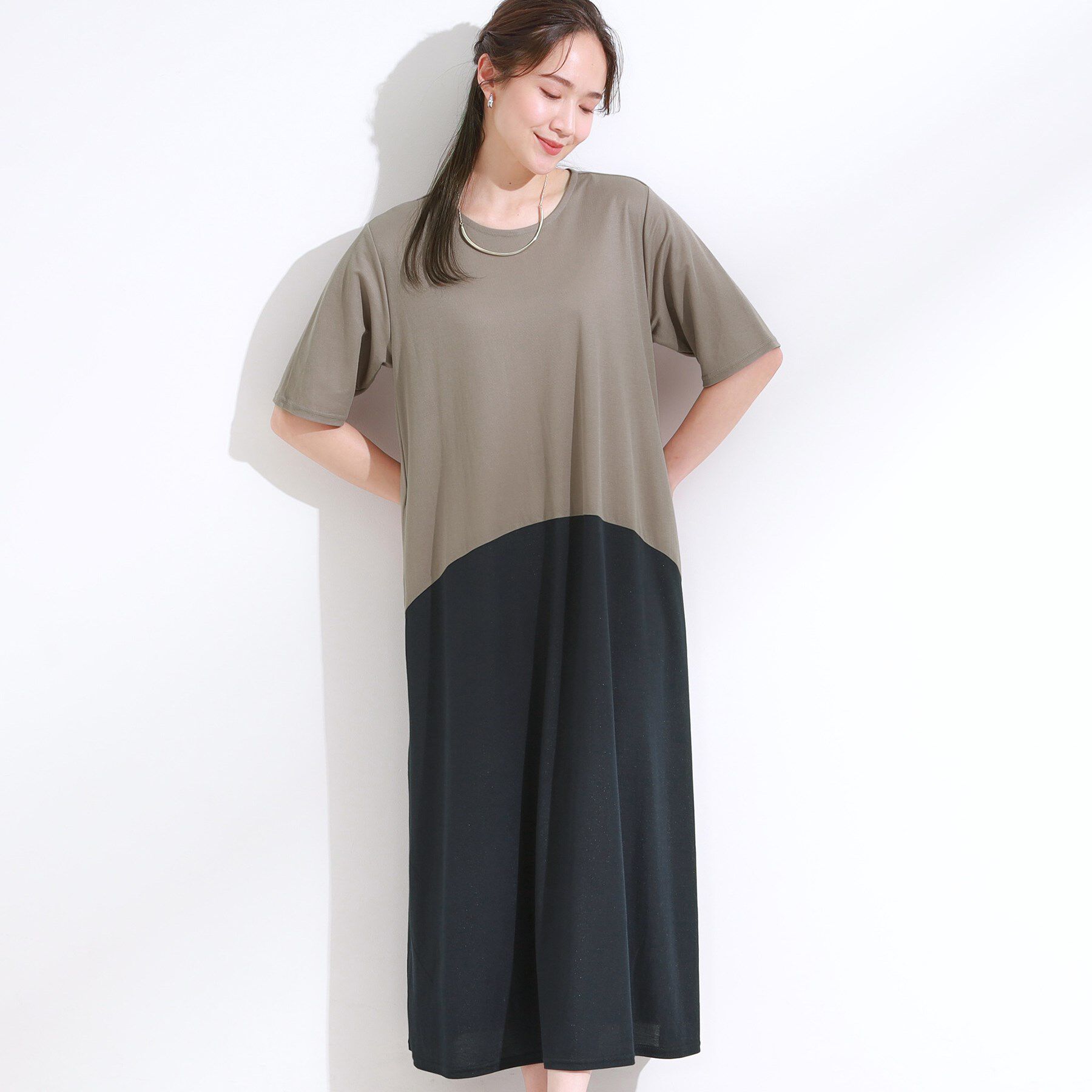 SHOO･LA･RUE「【ひんやり/体型カバー】さらりと着られる バイカラーAラインワンピース」|ワンピース|モカブラウン(542
