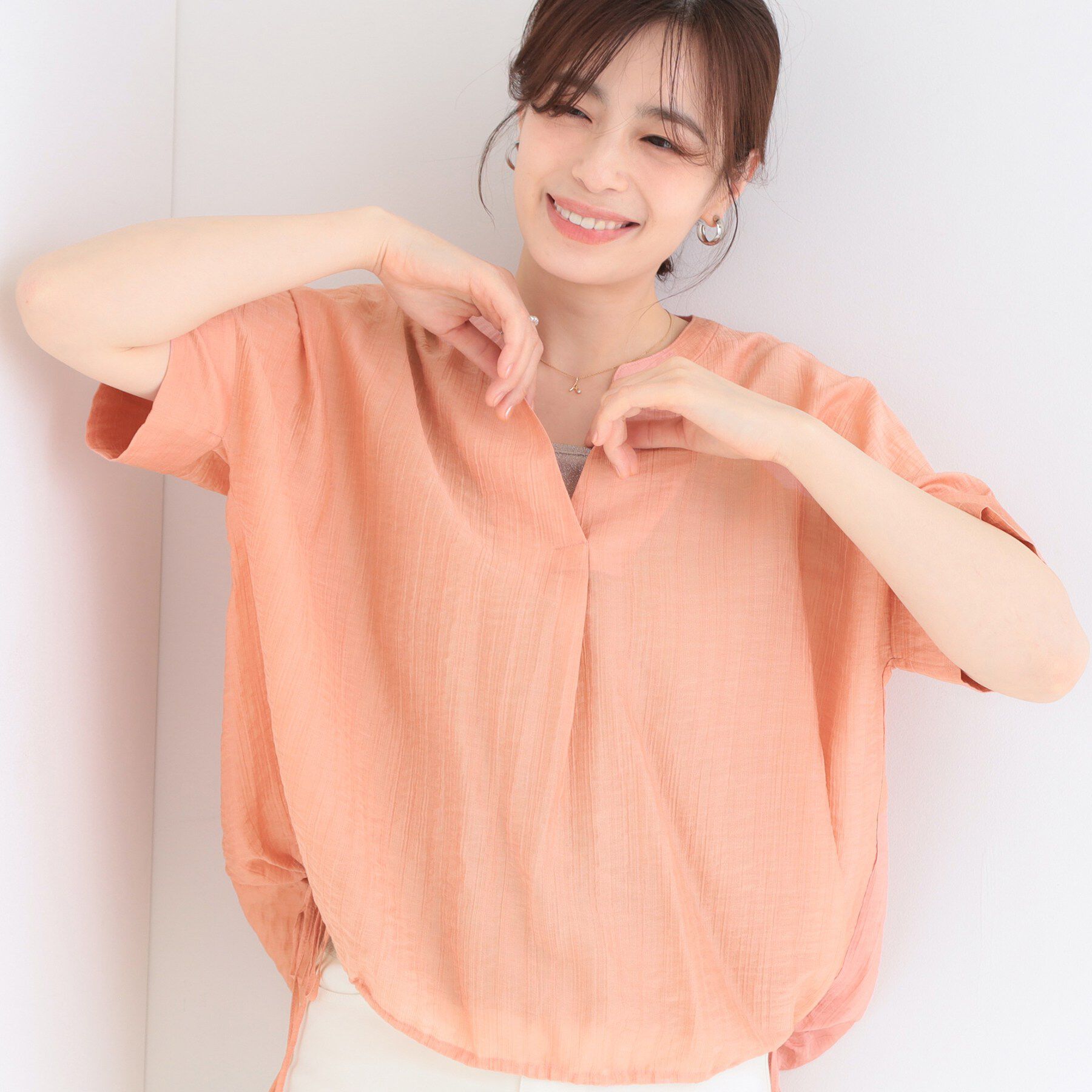 SHOO･LA･RUE「【高レビュー/体型カバー】インせず着られる スキッパー裾リボンブラウス」|シャツ・ブラウス|オレンジ(067)