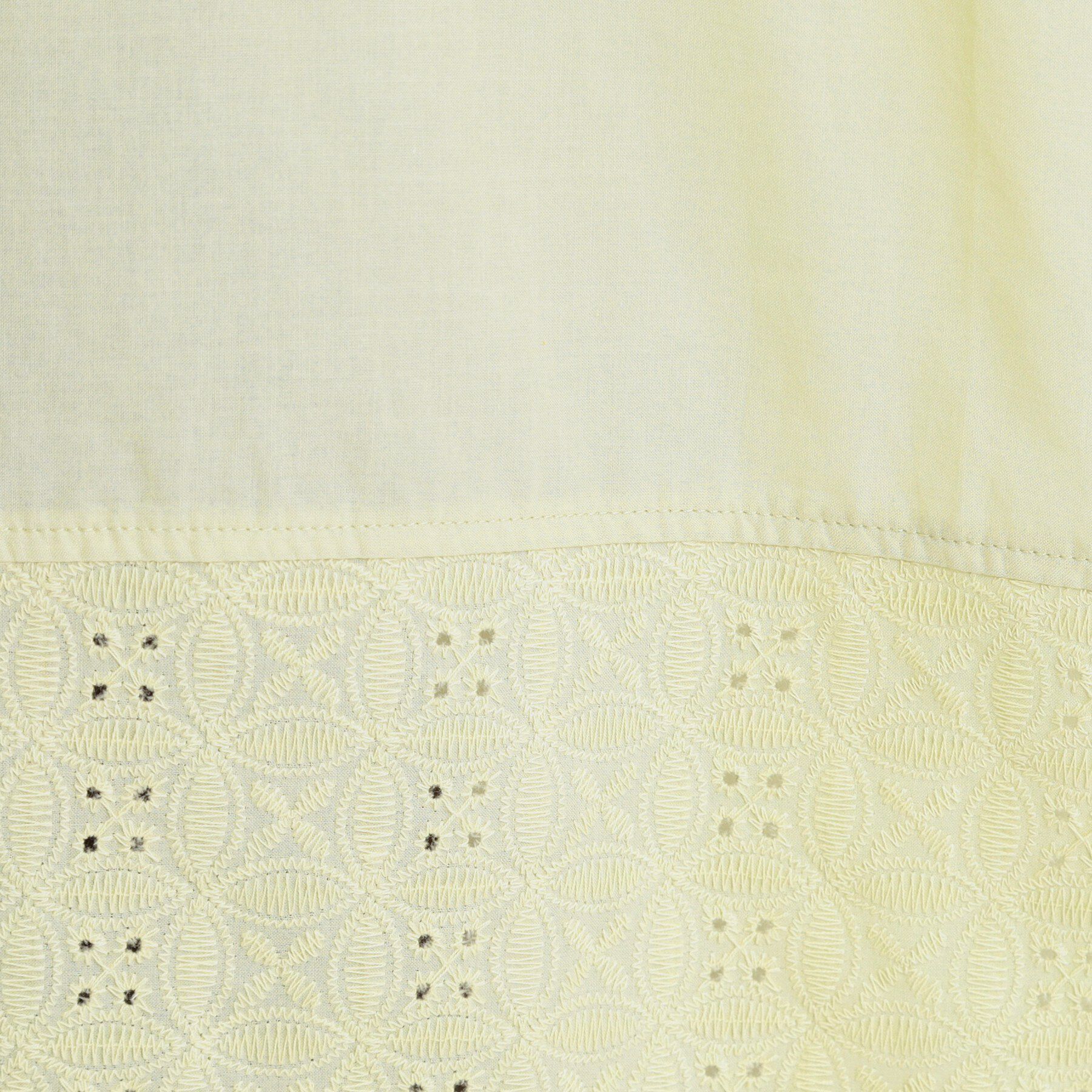 SHOO･LA･RUE「【体型カバー/S~LL】インせず着られて刺繍が目を引く 切替ノーカラーブラウス」|シャツ・ブラウス|