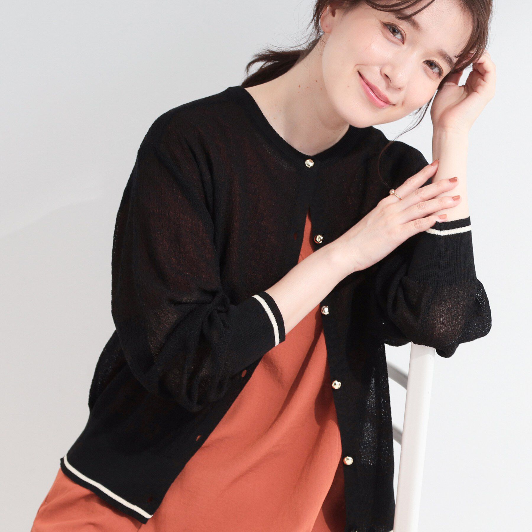 SHOO･LA･RUE「【S-LL/洗濯機可】さらっとタッチ ほんのりシアーカーディガン」|カーディガン|ブラック(519)