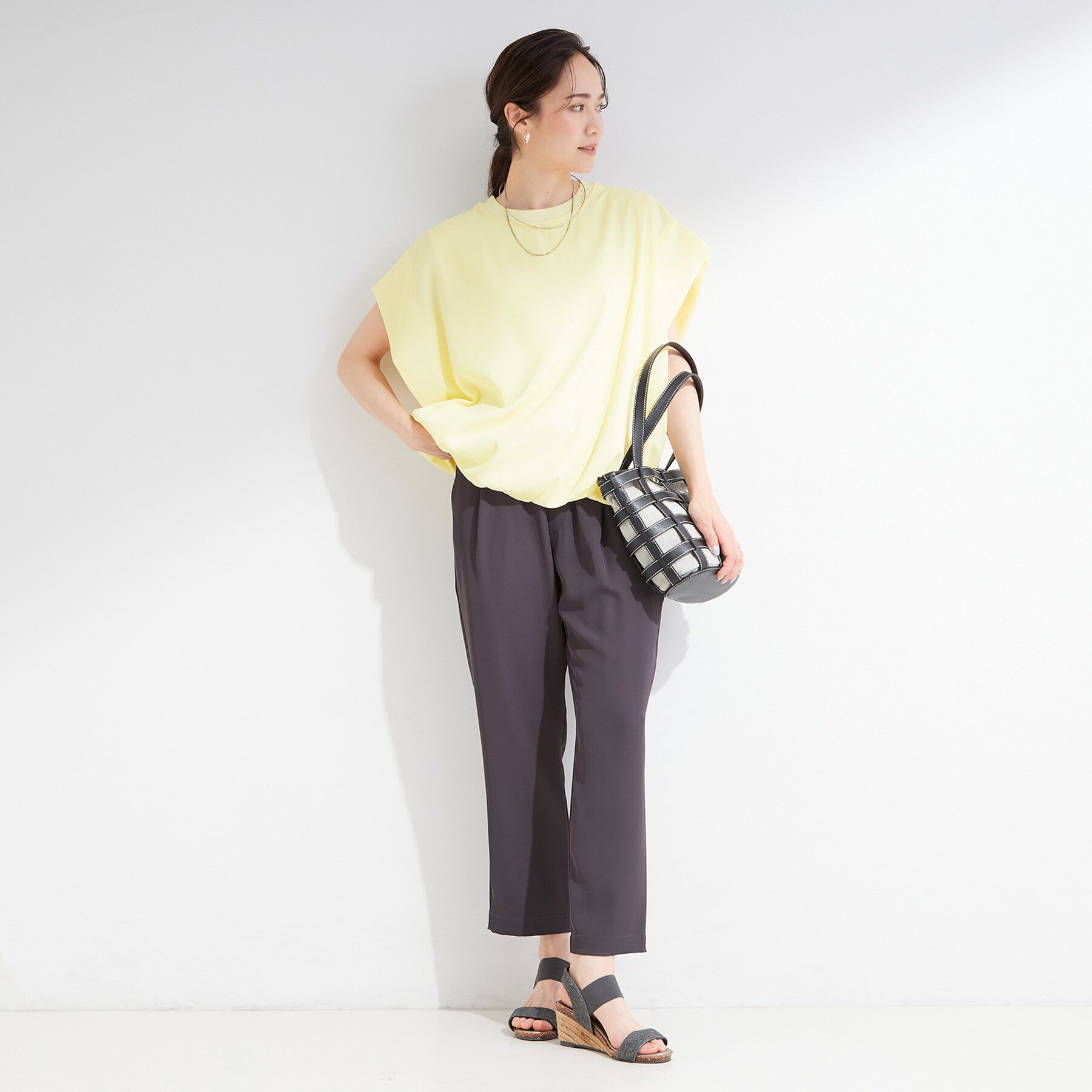 SHOO･LA･RUE「【洗濯機可/体型カバー】インしてる風 ふんわり裾バルーントップス」|Tシャツ・カットソー|