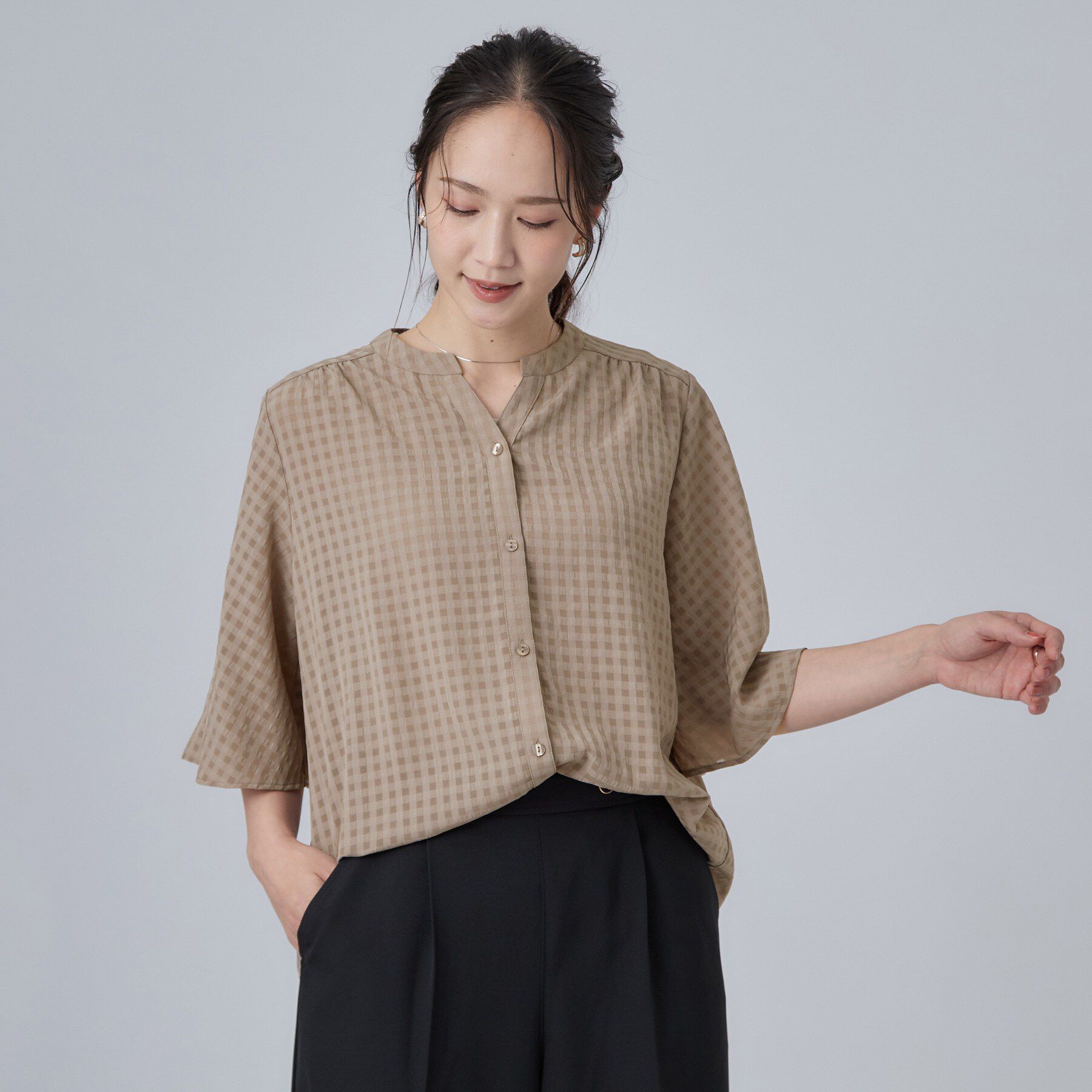 SHOO･LA･RUE「【洗濯機可/S-LL】大人も甘すぎず着られる ギンガムシアーブラウス」|シャツ・ブラウス|