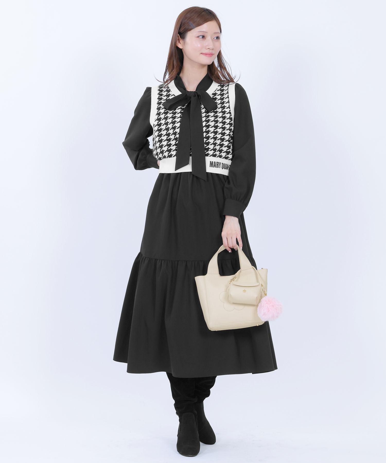 MARY QUANT「インナースエードデイジー ミニバッグチャームポーチ」|キーケース|