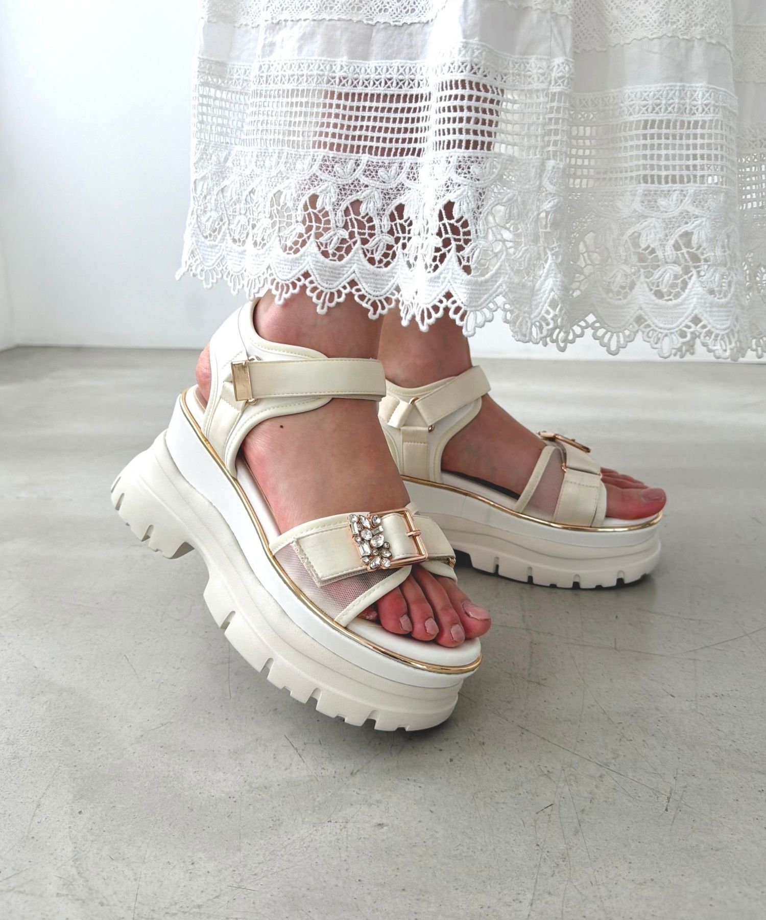 ORiental TRaffic「●2026春夏新作●ビジュー バックル 厚底 スポサン /61206」|サンダル|WHITE