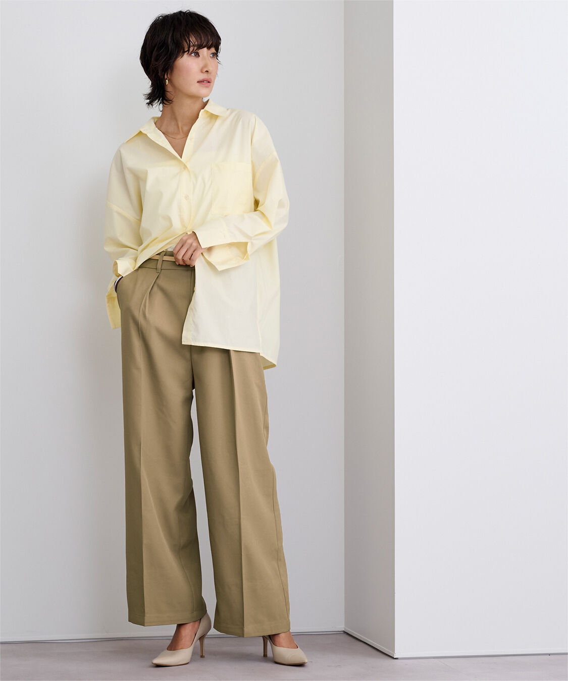 ur's「センタープレスタックワイドパンツ」|スラックス|