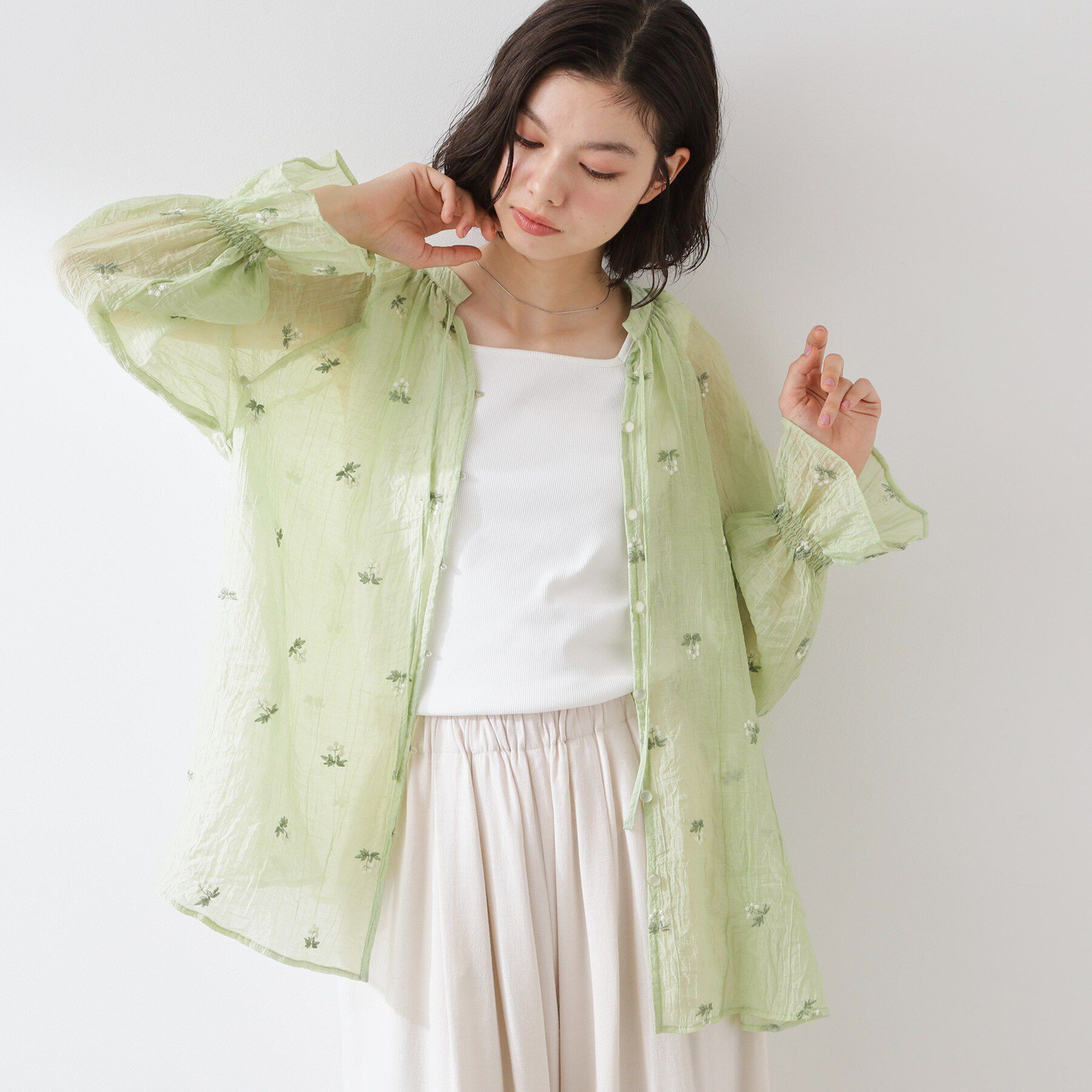 THE SHOP TK「華やぎを添える 花柄刺繍ブラウス」|シャツ・ブラウス|