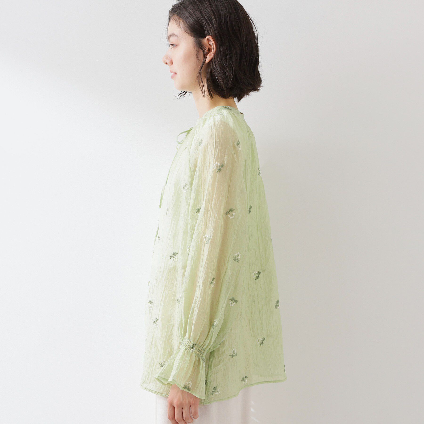 THE SHOP TK「華やぎを添える 花柄刺繍ブラウス」|シャツ・ブラウス|