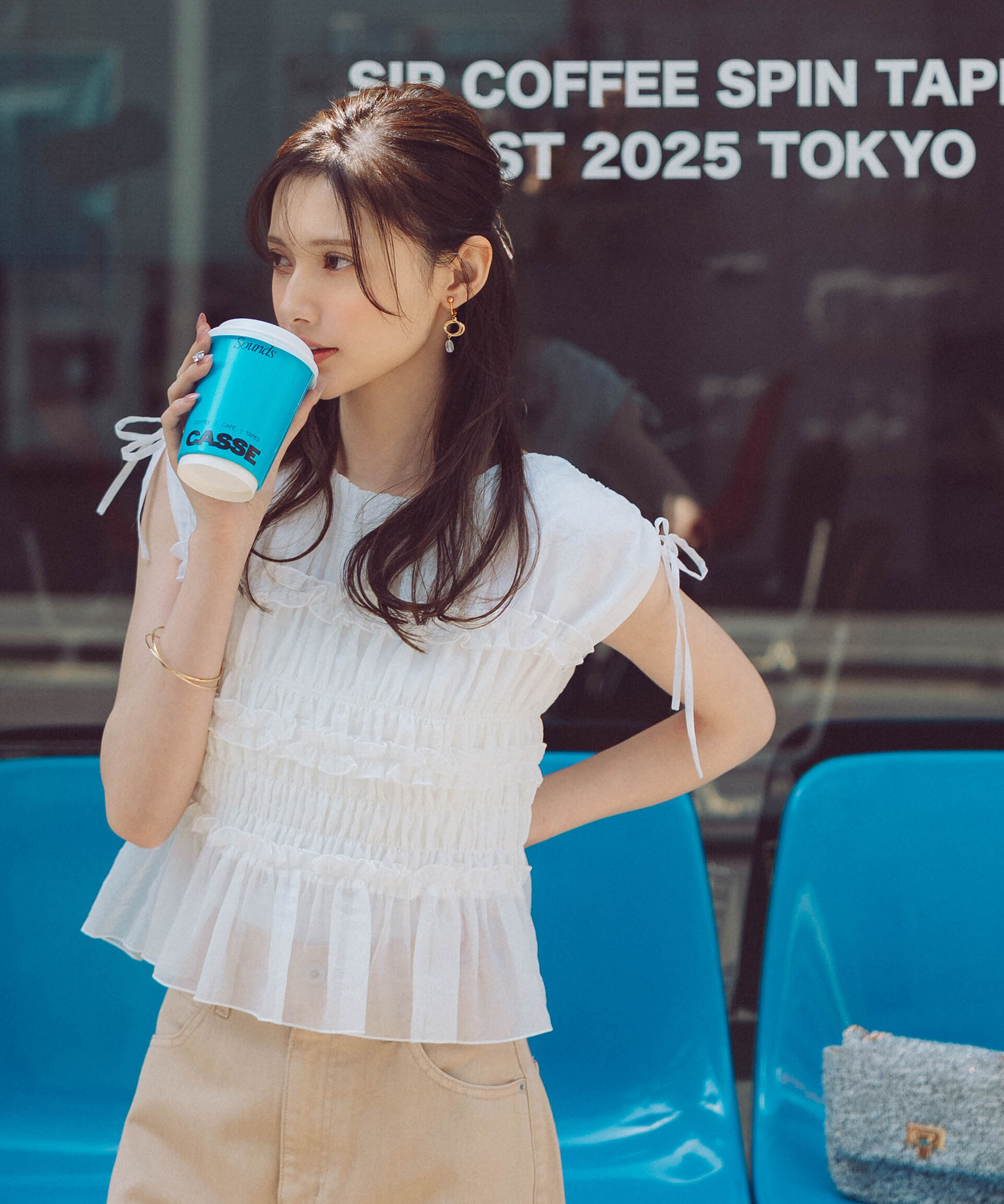 PROPORTION BODY DRESSING「〈a/mie〉シャーリングフリルブラウス＜ブルー：WEB限定＞」|シャツ・ブラウス|ホワイト