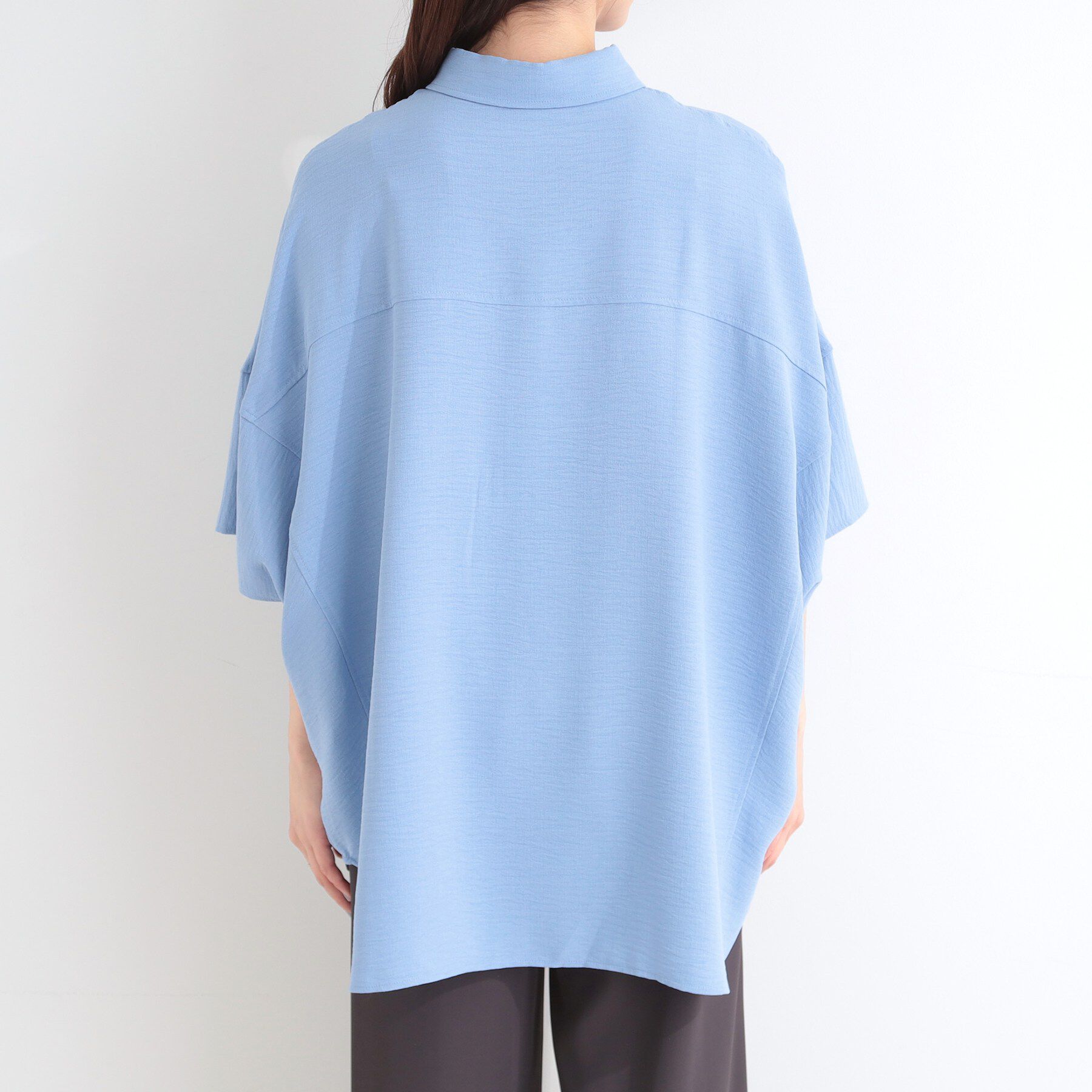 SHOO･LA･RUE「【高レビュー/洗濯後しわになりにくい/体型カバー】きちんとゆるっと 大人の抜け感 ポンチョ風カラーシ」|シャツ・ブラウス|
