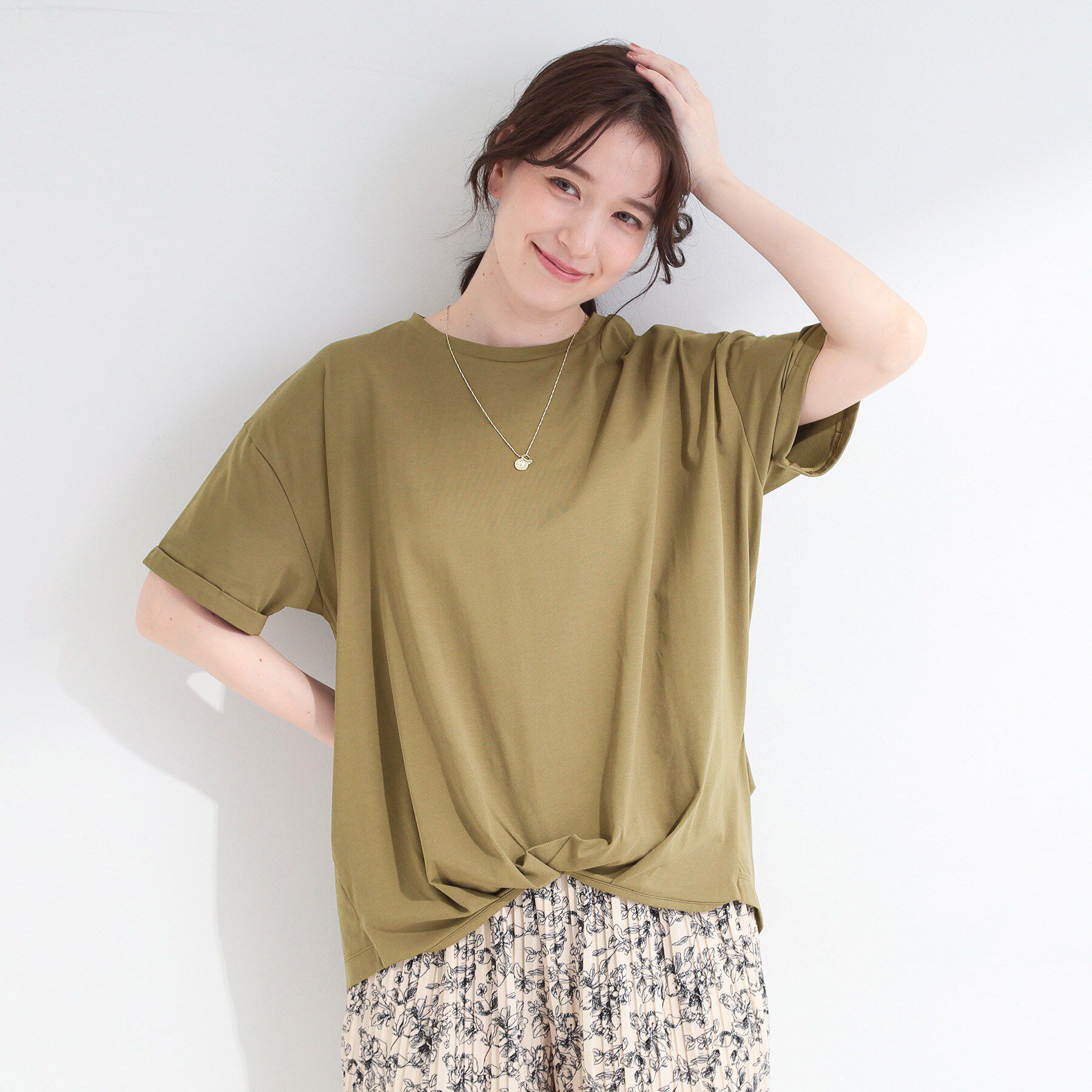 SHOO･LA･RUE「【ひんやり/体型カバー/S-LL】インせず決まる フロントタックデザインTシャツ」|Tシャツ・カットソー|